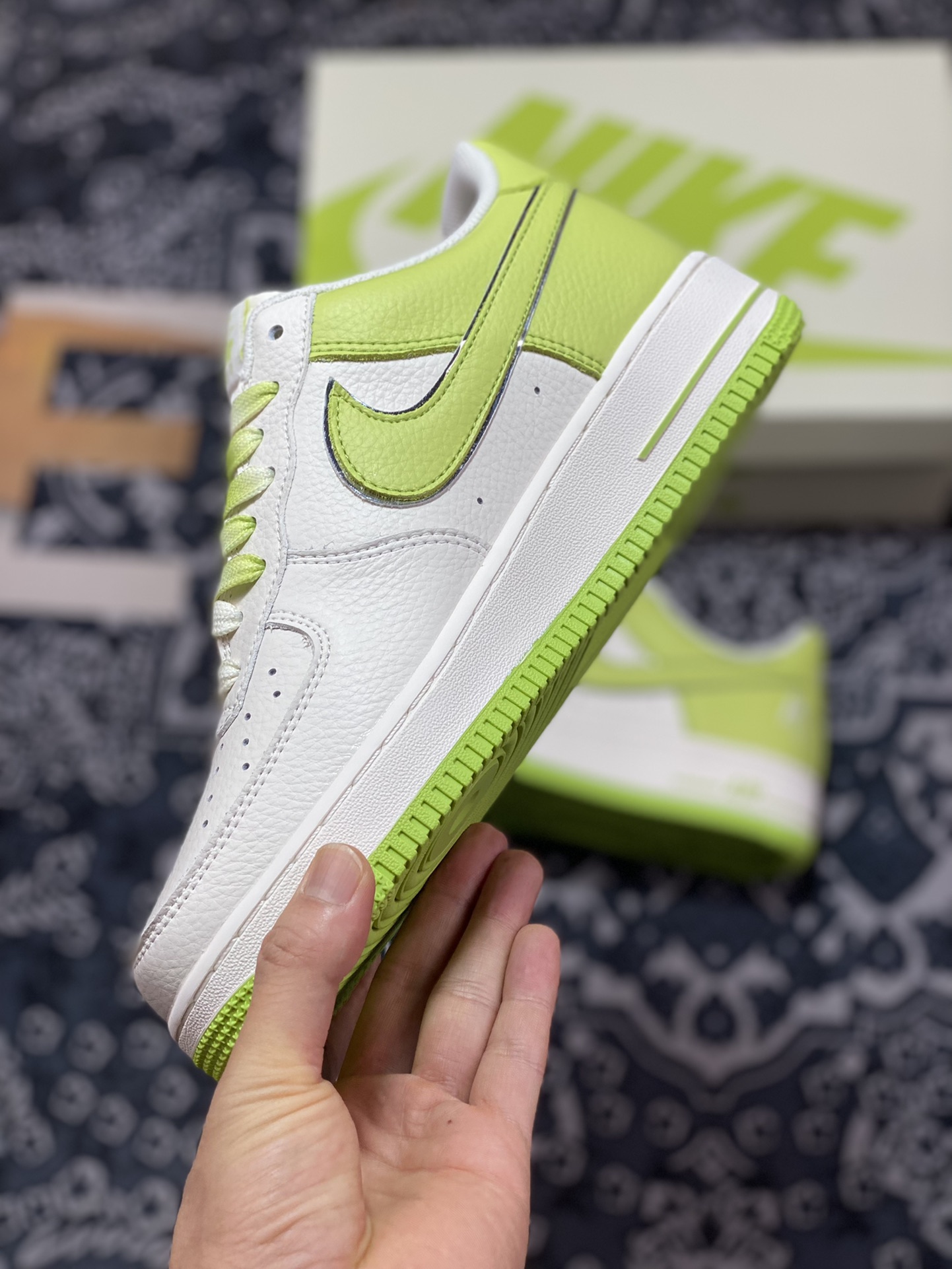 Air Force 1'07 Low Apple Green TS Small Hook IO5636-222