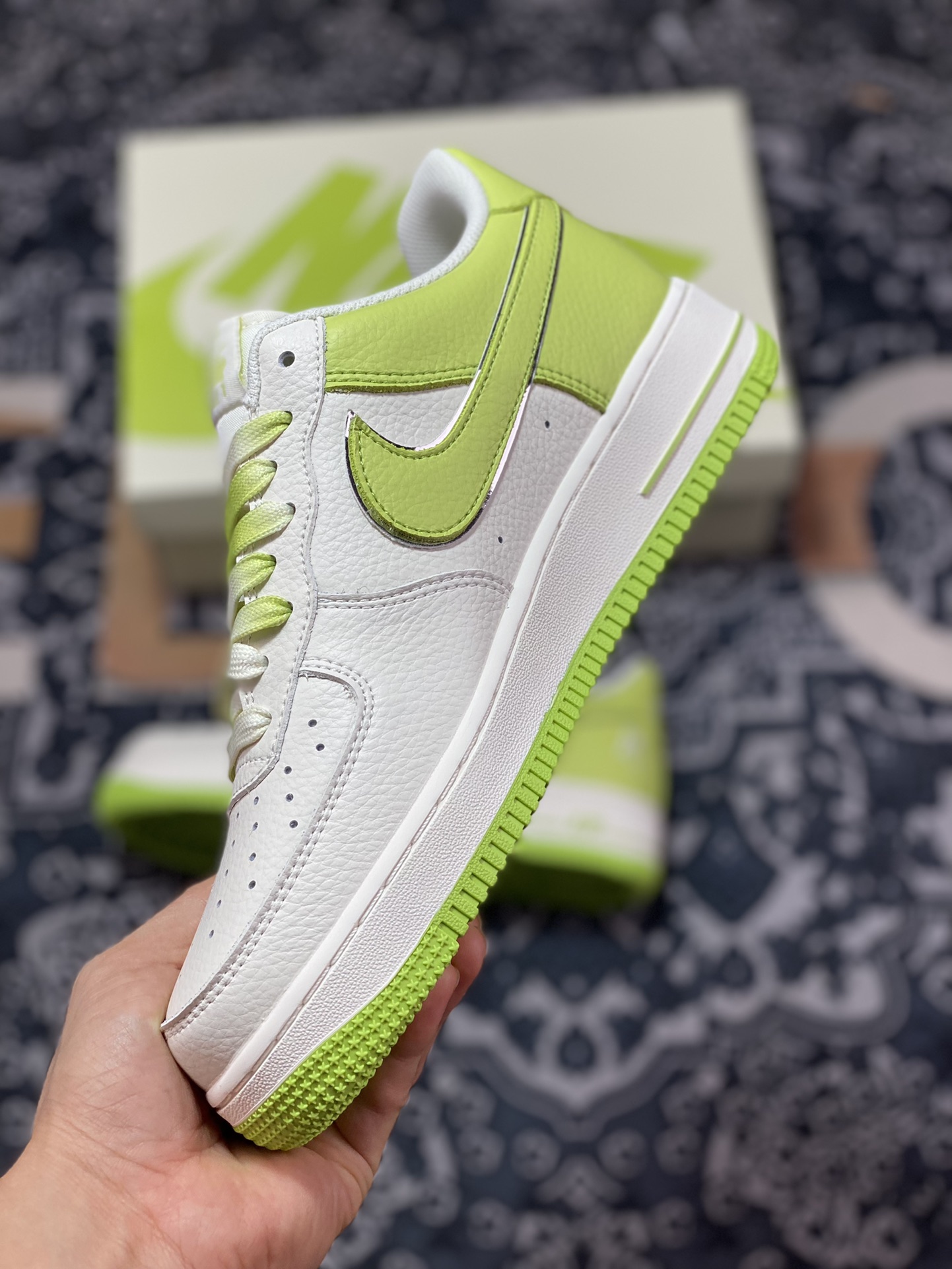 Air Force 1'07 Low Apple Green TS Small Hook IO5636-222