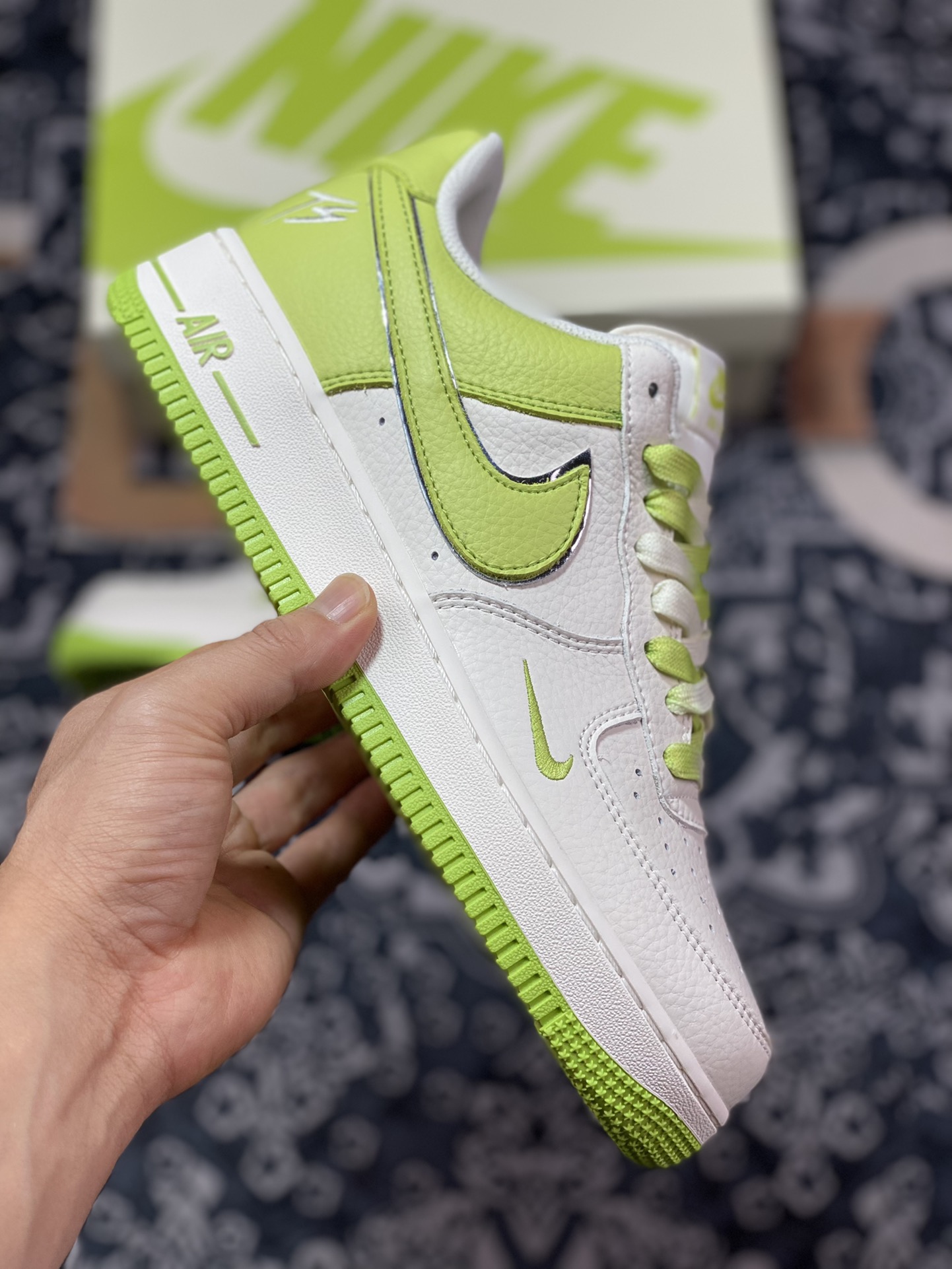 Air Force 1'07 Low Apple Green TS Small Hook IO5636-222