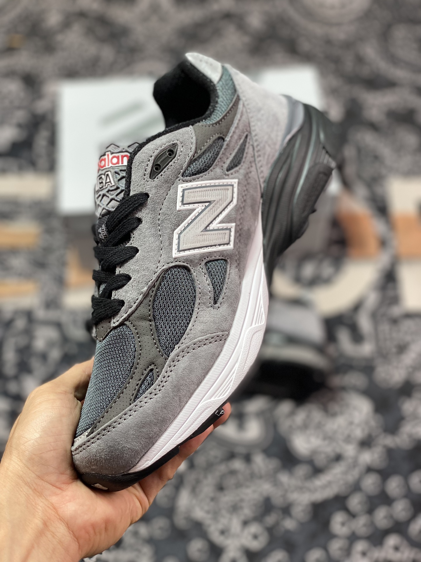 New Balance Made in USA M990V3 ”Grey” three-generation series low-top running shoes ”suede original dark gray and black” M990UA3