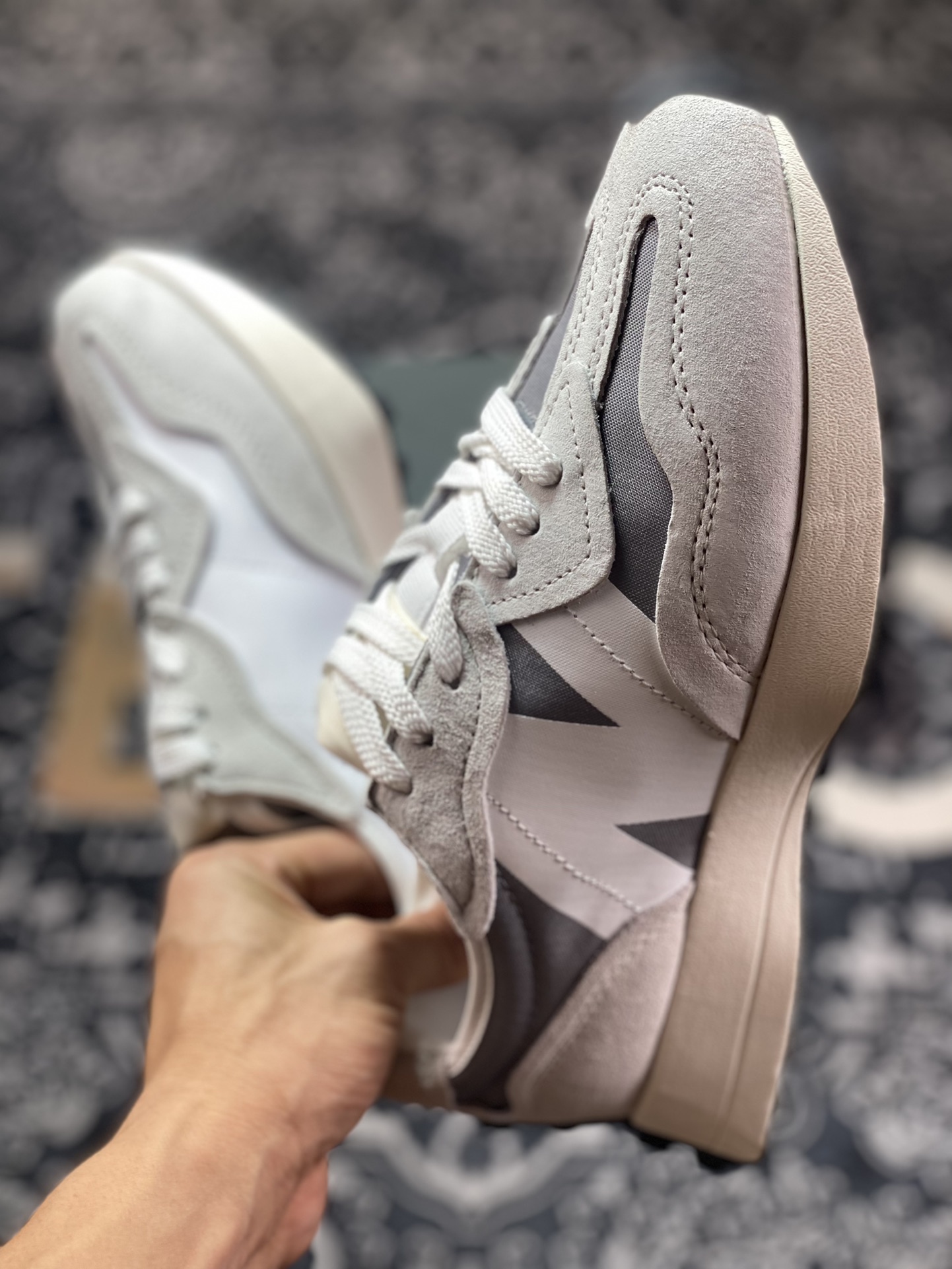 NBNew Balance MS327 series low-top retro casual sports jogging shoes ”Deconstructed light gray and white stitching” U327WED