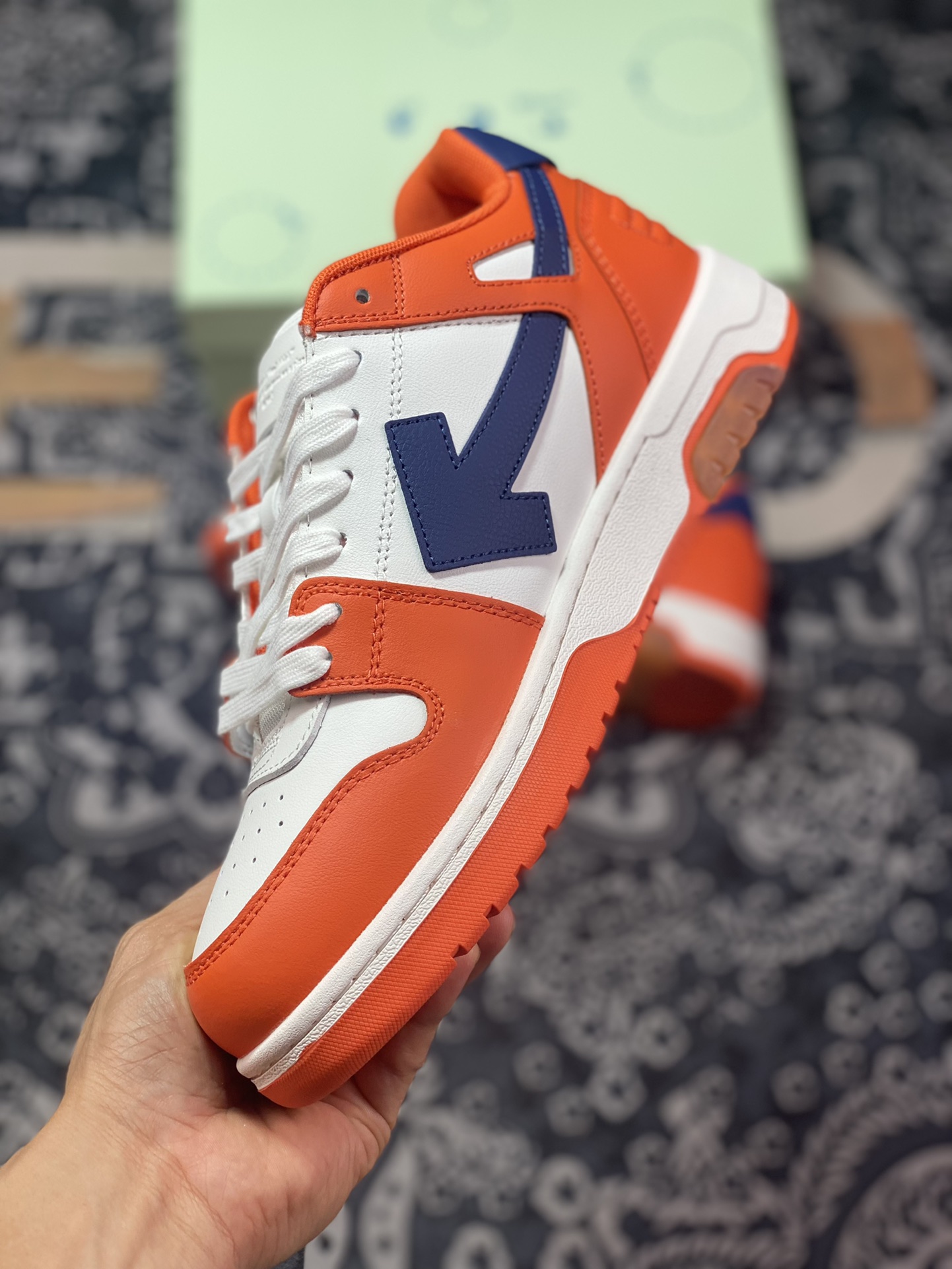 Off-White c/o Virgil Abloh Out Of Office Low-top Leather Sneakers”OOO” series low-top sneakers ”leather white nick orange dark blue arrow” OMIA189F21LEA0022045