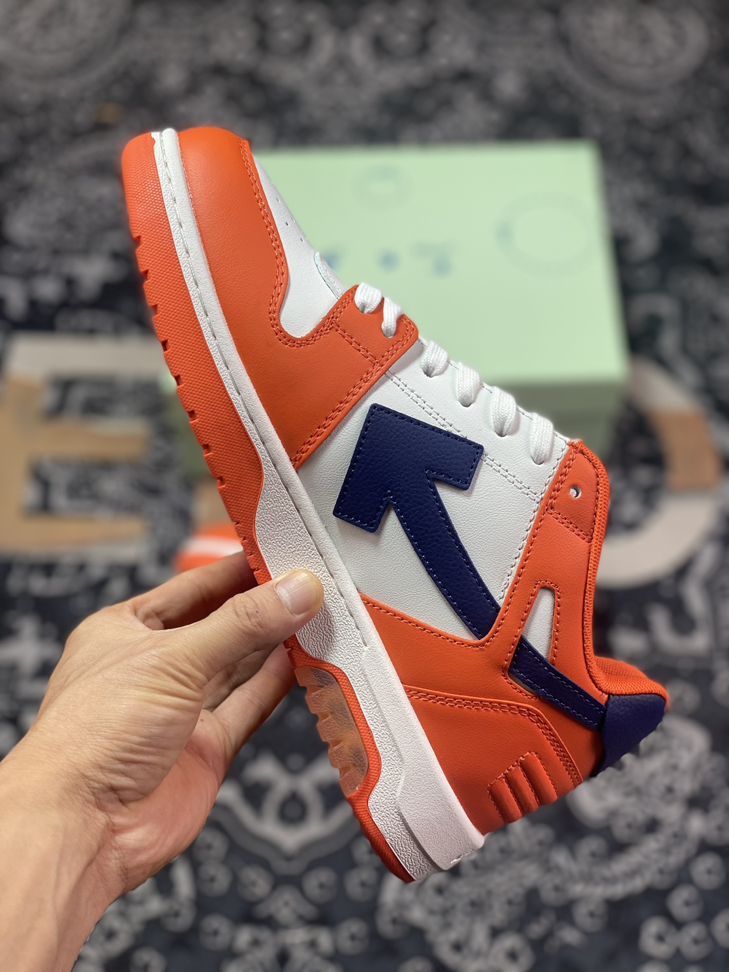 Off-White c/o Virgil Abloh Out Of Office Low-top Leather Sneakers”OOO” series low-top sneakers ”leather white nick orange dark blue arrow” OMIA189F21LEA0022045