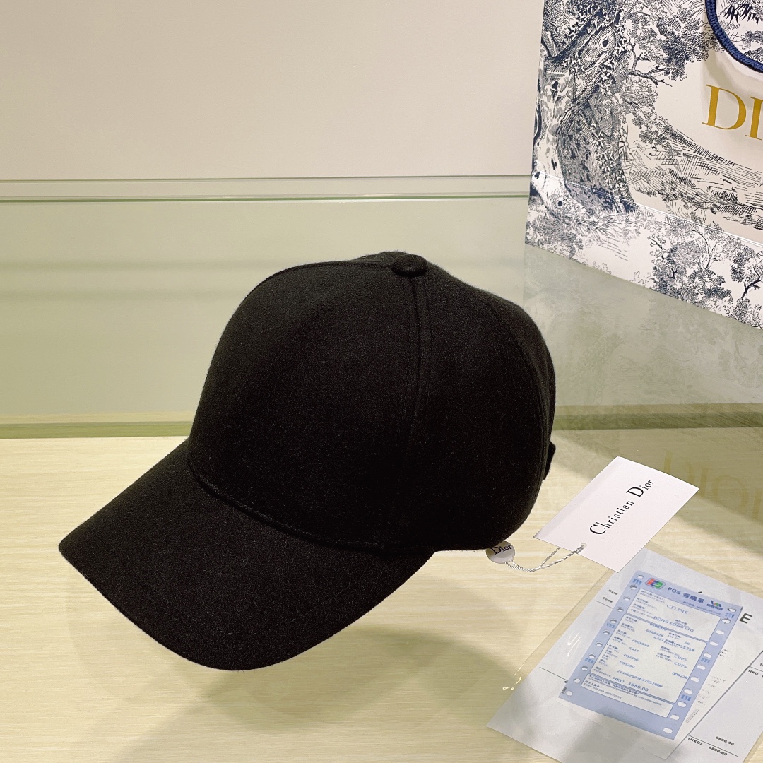 Dior迪奥秋冬新款刺绣字母logo棒球帽品质超赞加深帽型更显气质本季爆款