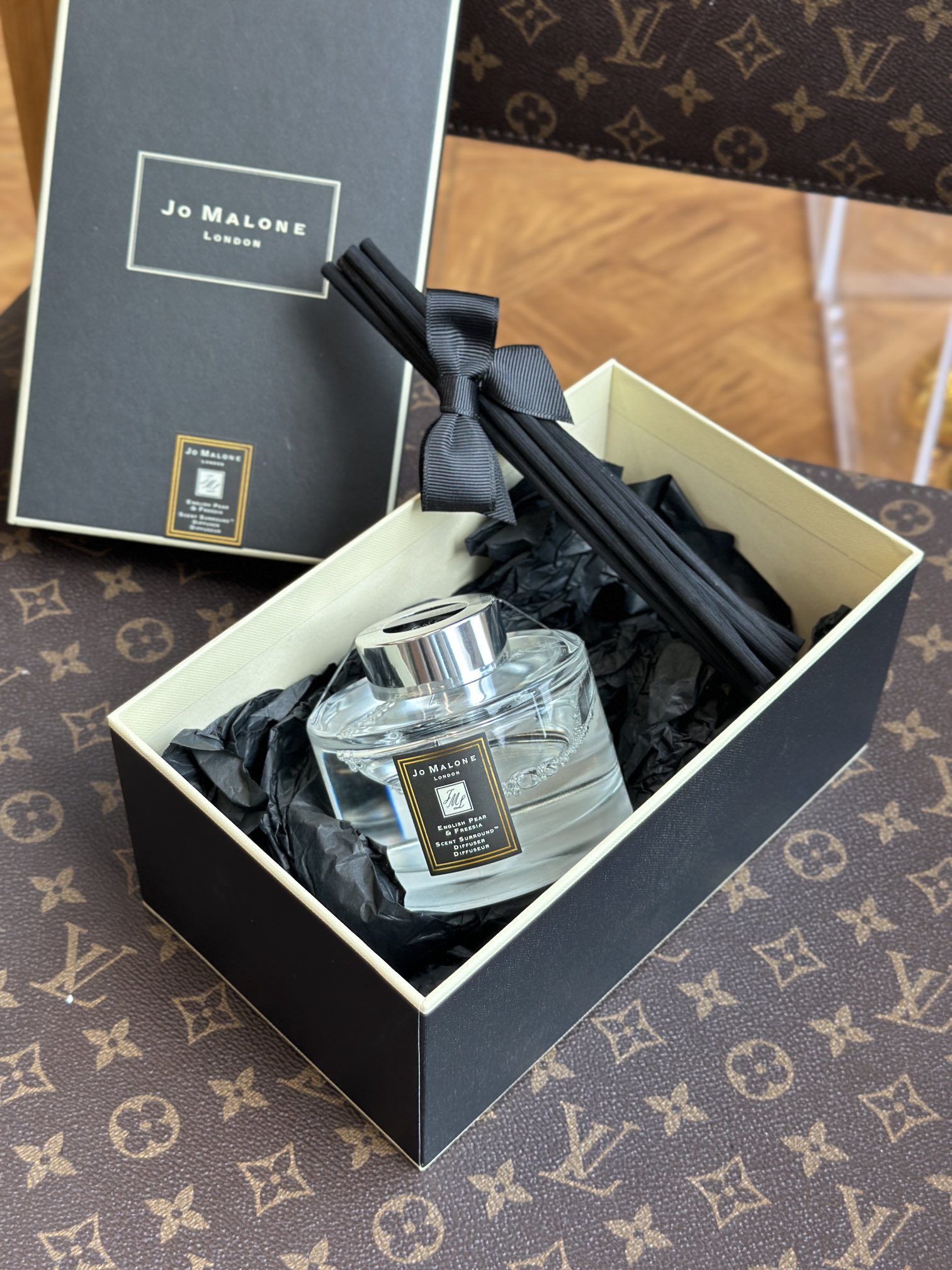 A signature fragrance featuring sweet, fruity top notes rounded by the - Comprehensive 2