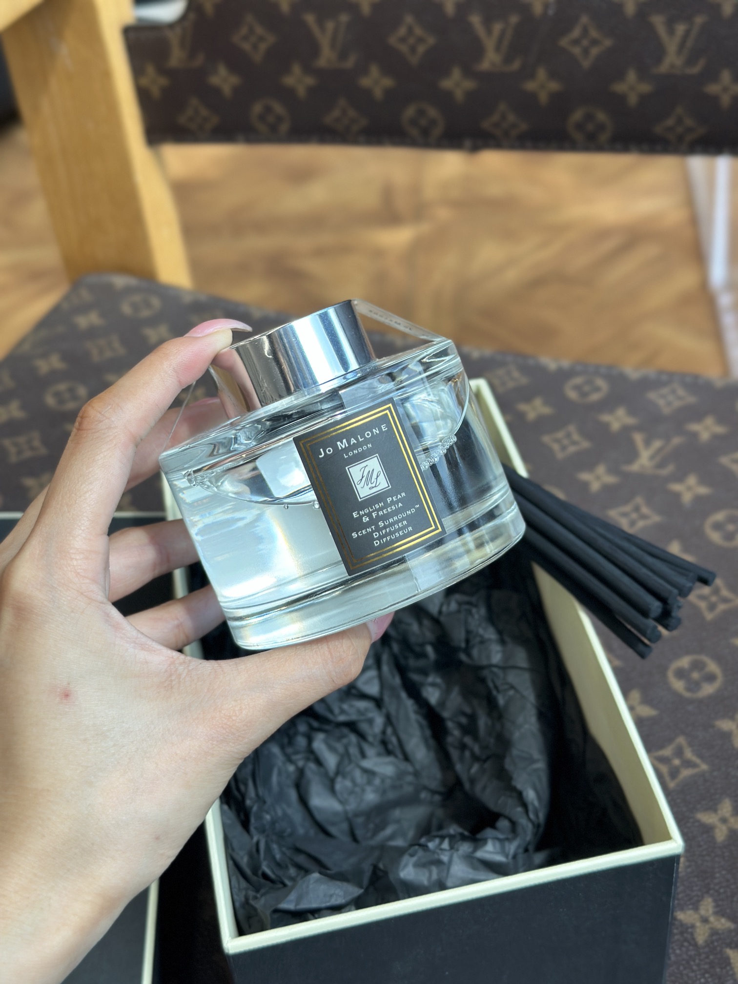 A signature fragrance featuring sweet, fruity top notes rounded by the - Comprehensive 4