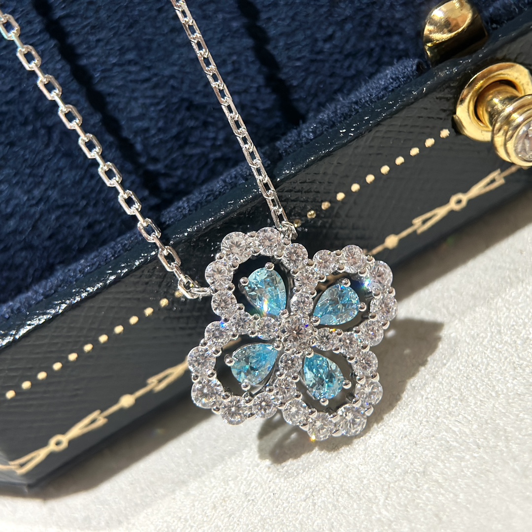 项链
S0190 👑高级珠宝💎定制 hw海温斯顿 经典 四叶草 微镶 项链🍀系列 今年大热门款📩💗花型正