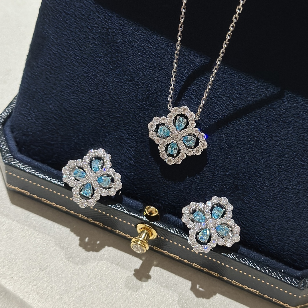项链
S0190 👑高级珠宝💎定制 hw海温斯顿 经典 四叶草 微镶 项链🍀系列 今年大热门款📩💗花型正