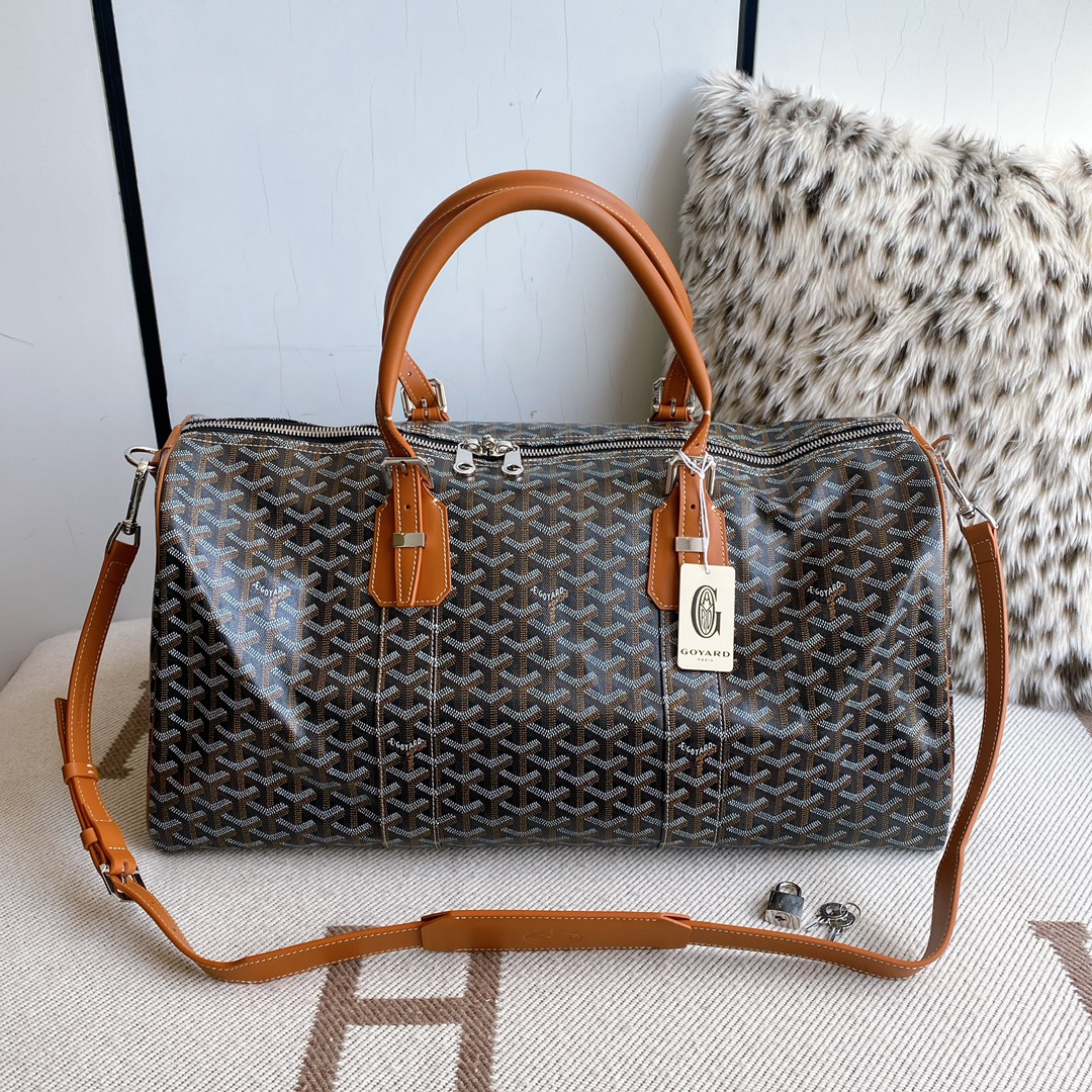 Goy@rd Latest Upgraded Version 🤩 Goy@rd Croisiere 50 Travel Bag CROISIERE exudes a uniquely attractive style. Ideal for short trips and air travel, it can be converted with an additional shoulder strap for alternative carrying options. Size: 26 x 26 x 50 cm. image 1