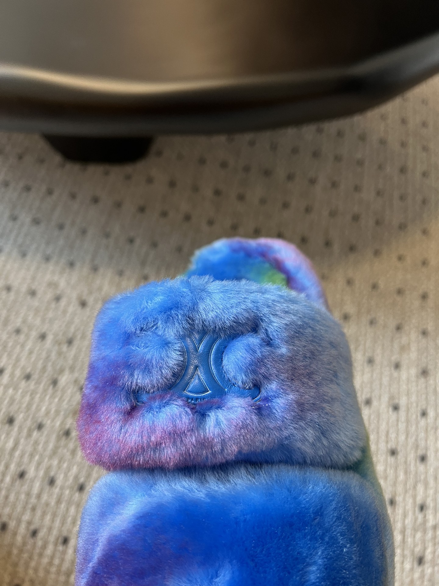 独家代购级 Celine /aw 毛毛拖毛茸茸的太可爱了 上脚超级舒服 超级软 有点小增高。最好版本 今