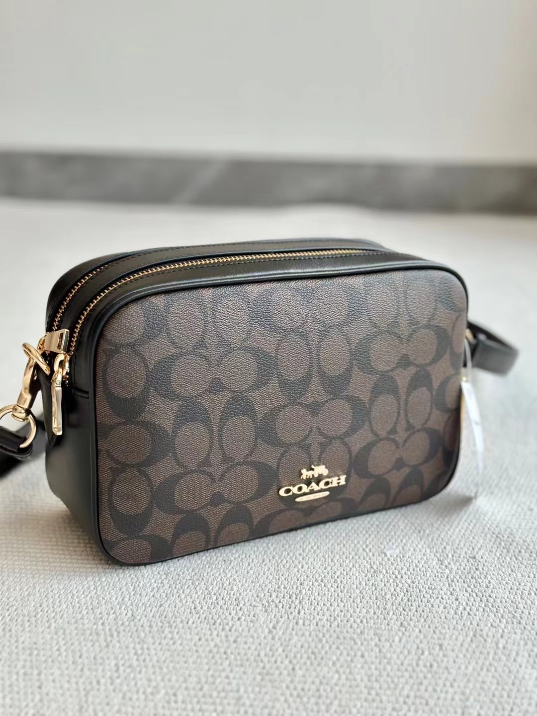 Coach ～纯 COACH 蔻驰 F68168女士简约 棕色拼色双拉链双C印花相机包单肩斜挎包