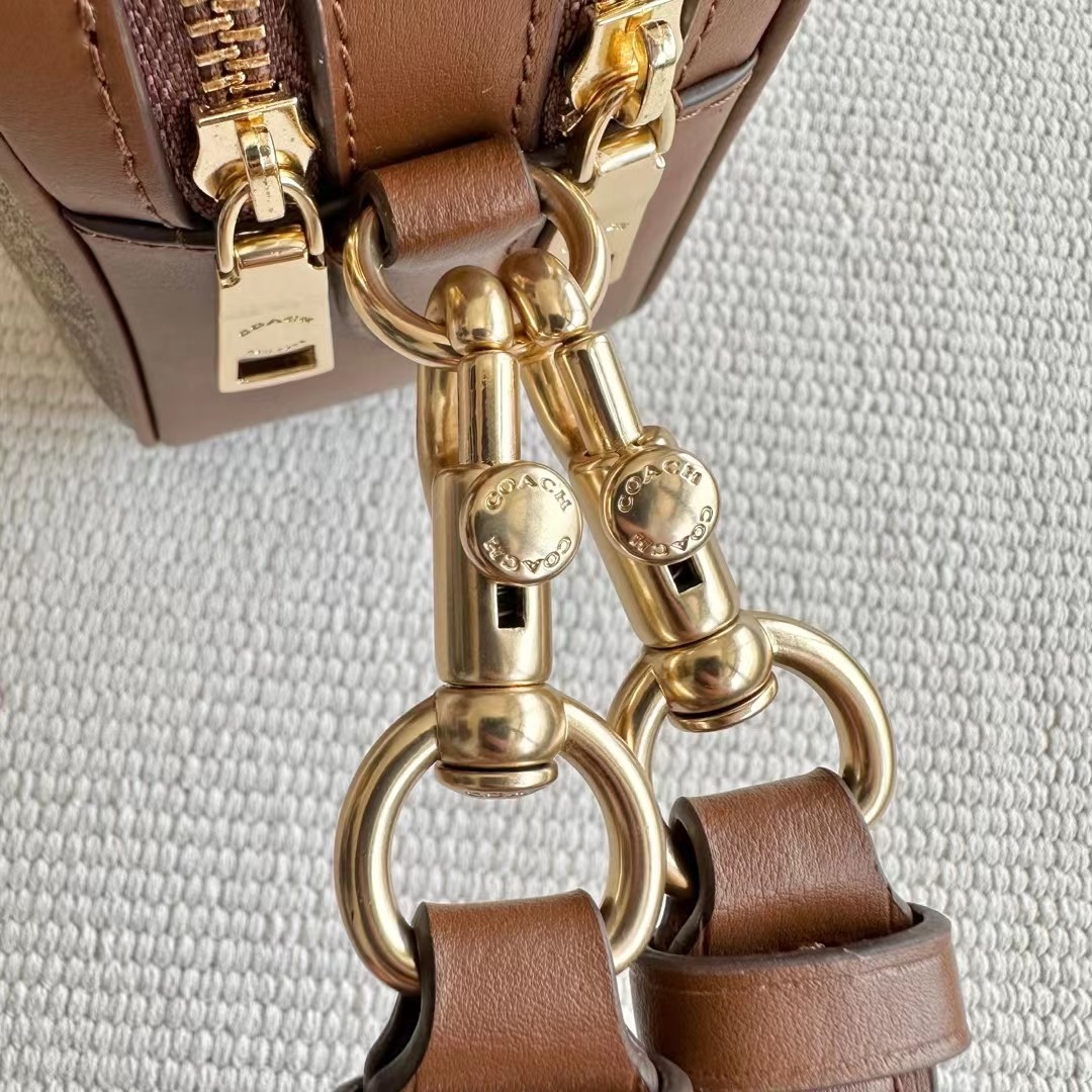 Coach ～纯 COACH 蔻驰 F68168女士简约 棕色拼色双拉链双C印花相机包单肩斜挎包