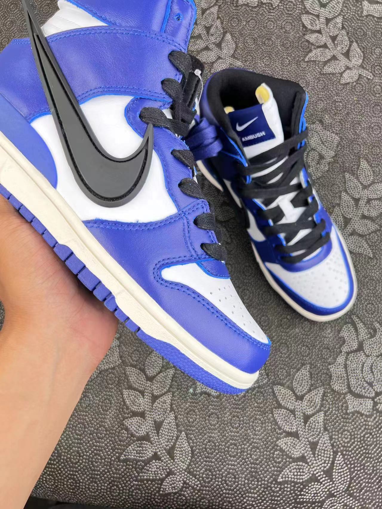 ? AMBUSH x Nike Dunk High 克莱因蓝天花板 高帮板鞋 白蓝配色?