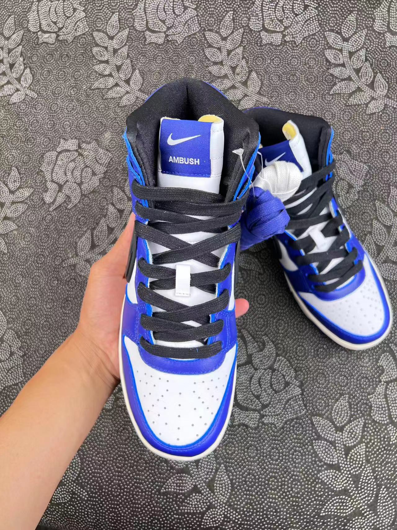 ? AMBUSH x Nike Dunk High 克莱因蓝天花板 高帮板鞋 白蓝配色?