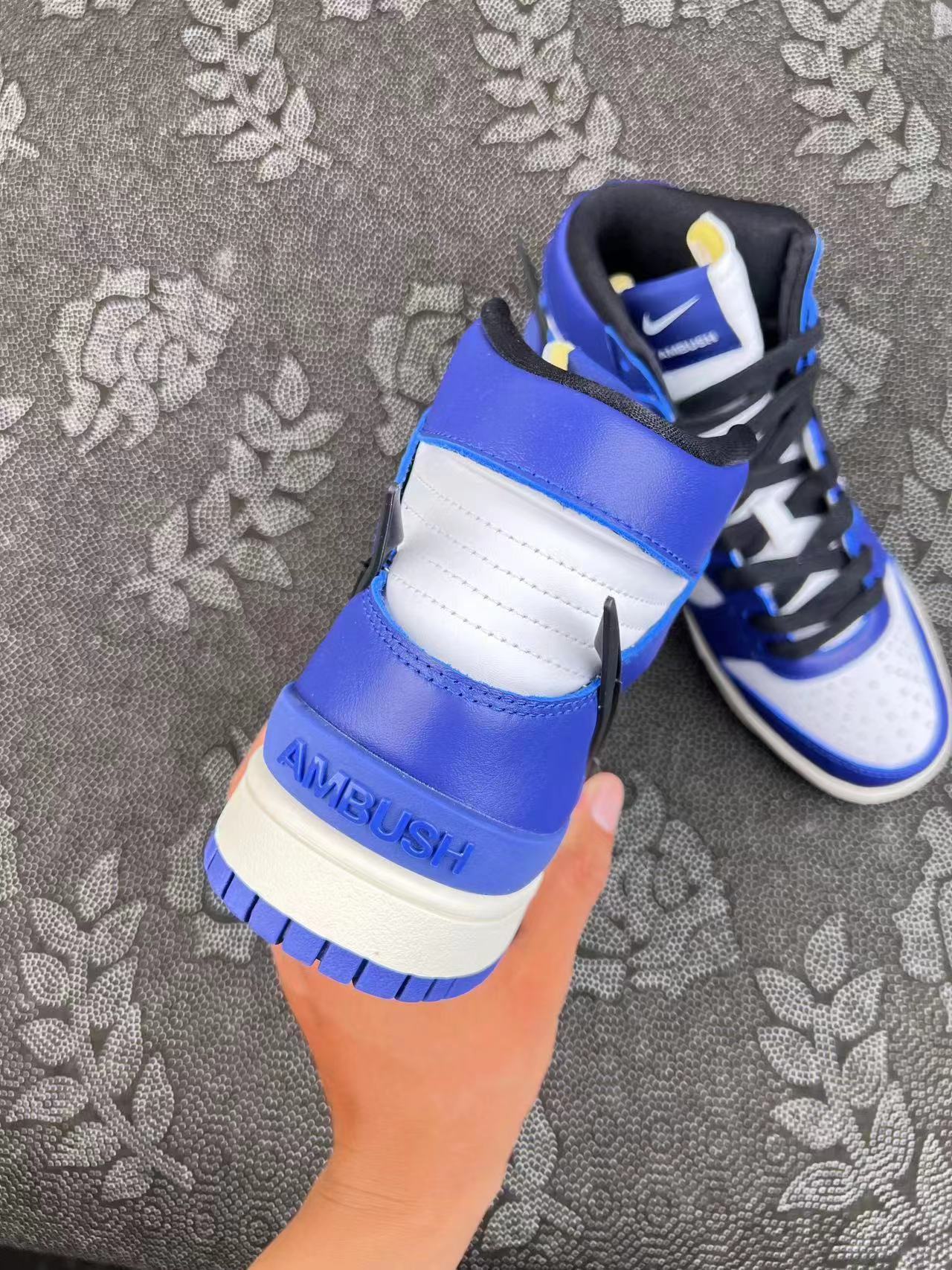 ? AMBUSH x Nike Dunk High 克莱因蓝天花板 高帮板鞋 白蓝配色?