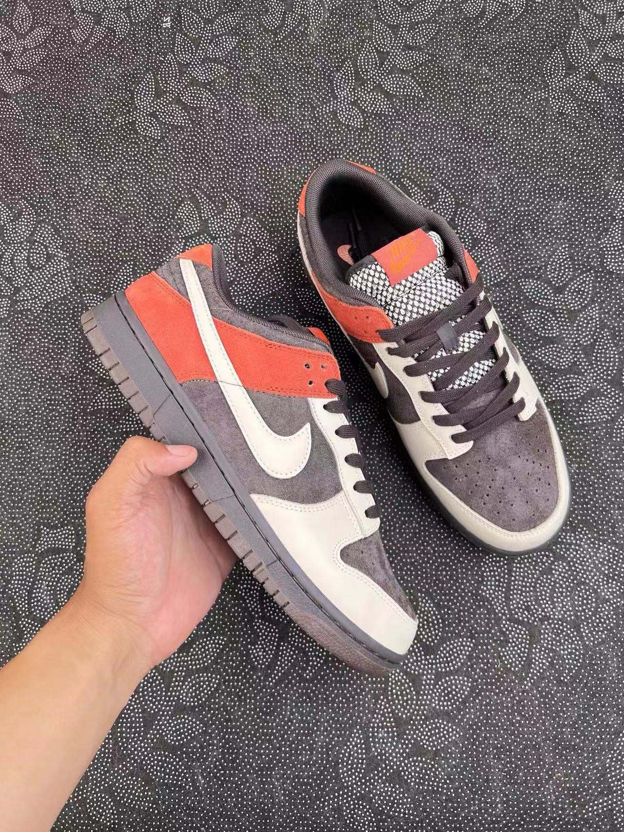 ? Nike Dunk Low 