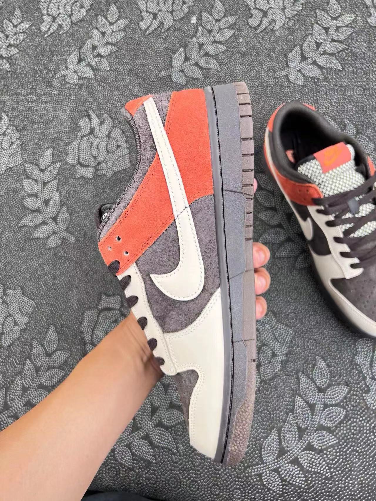 ? Nike Dunk Low 