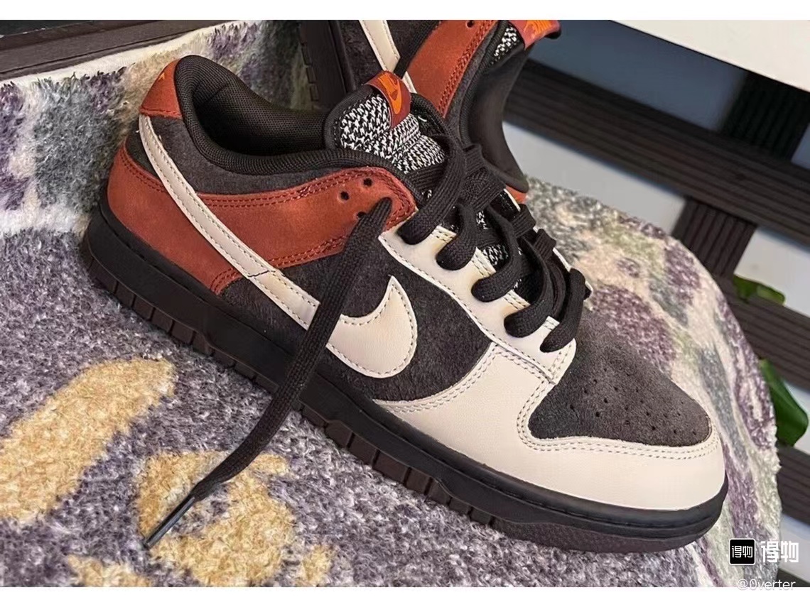 ? Nike Dunk Low 