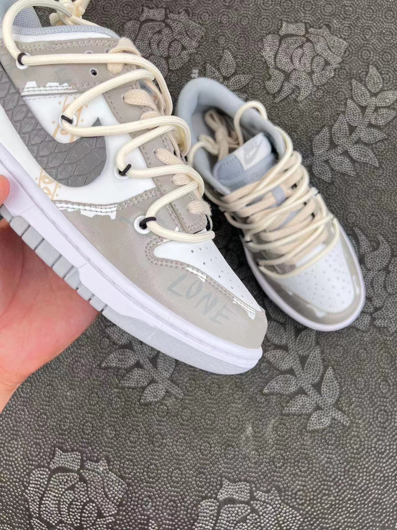 ? Nike Dunk Low 熊猫恶作剧 嘻哈主题西海岸 开学季 户外低帮白灰色?