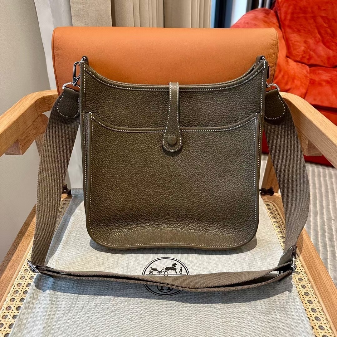 Hermes Evelyne 29 Etoupe Clemence Silver Hardware Crossbody Bag 2 a1692286016635 2825