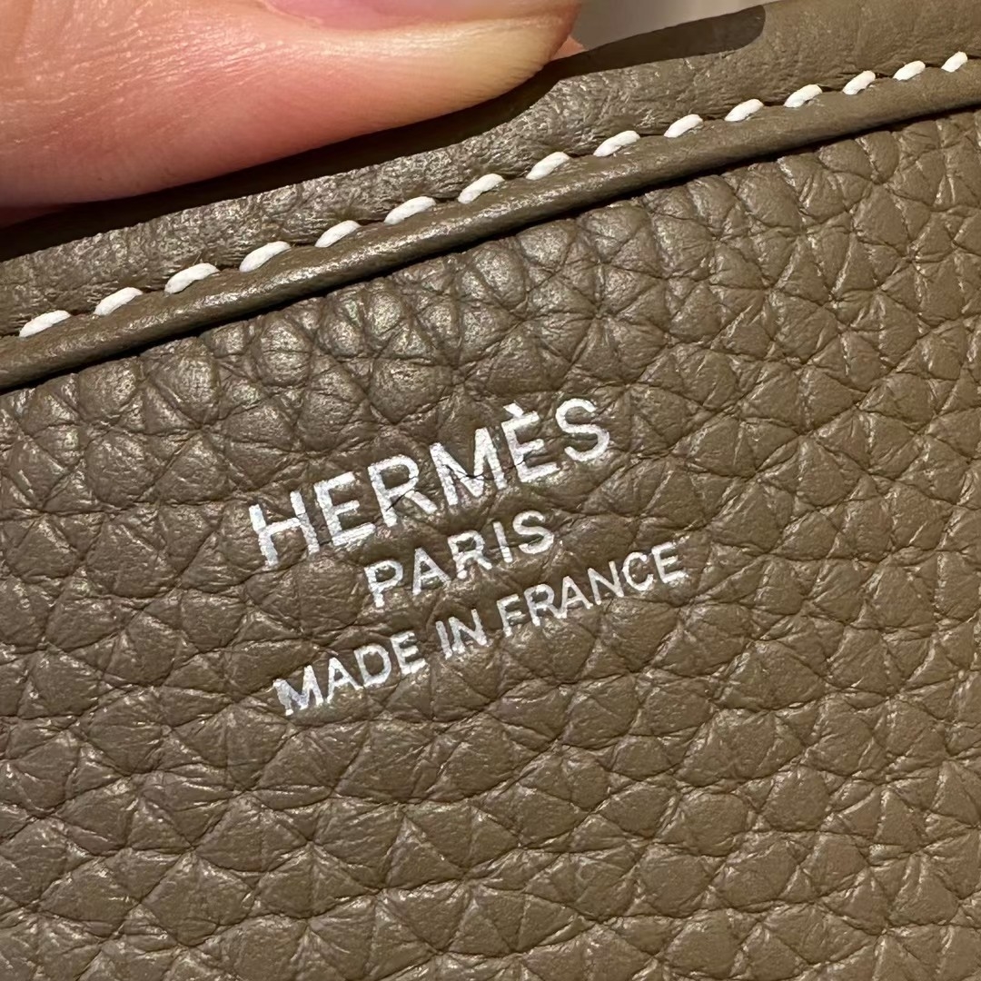 Hermes Evelyne 29 Etoupe Clemence Silver Hardware Crossbody Bag 6 a1692286016645 8482
