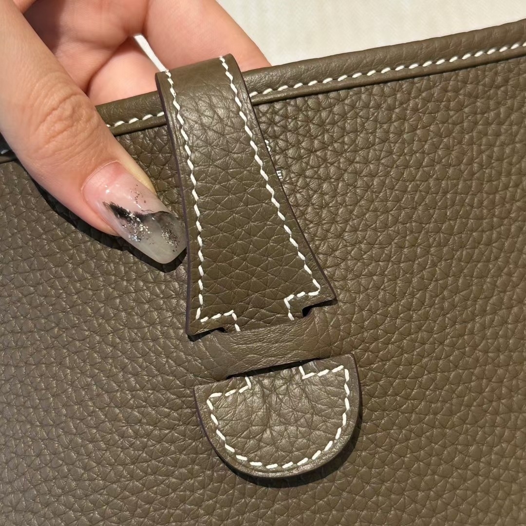 Hermes Evelyne 29 Etoupe Clemence Silver Hardware Crossbody Bag 8 a1692286016687 1327