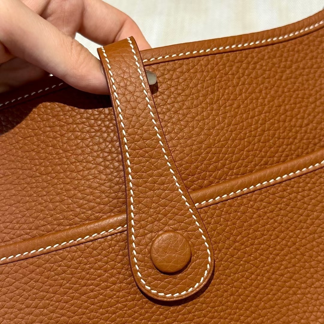 Elegant Evelyne 29cm Gold Emence Handmade Crossbody Bag with Silver Hardware 8 a1692286048934 2210