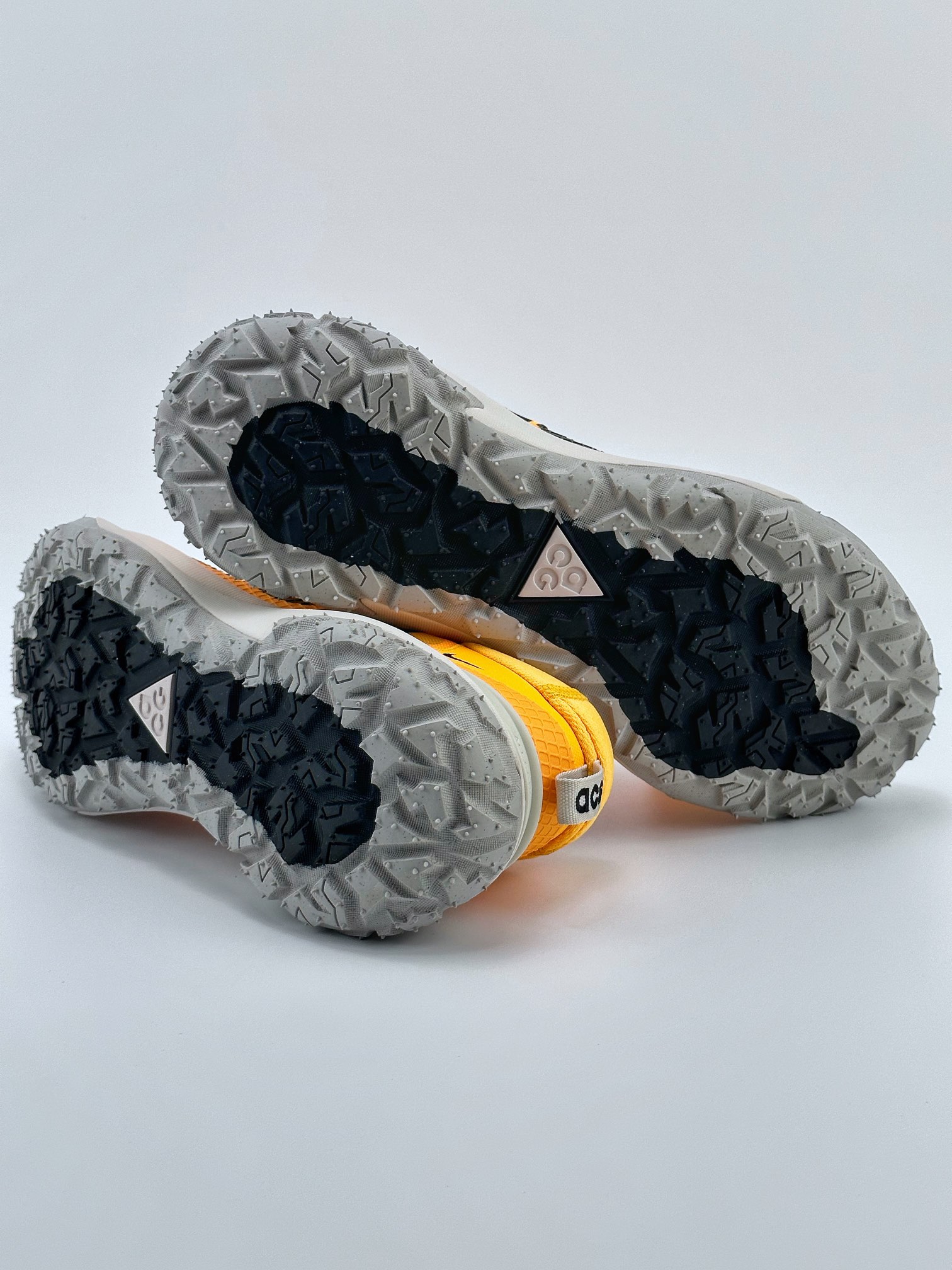 NK ACG MOUNTAIN FLY 2 LOW 外户登山列系越跑低帮休闲动运徒步鞋 DV7903-800