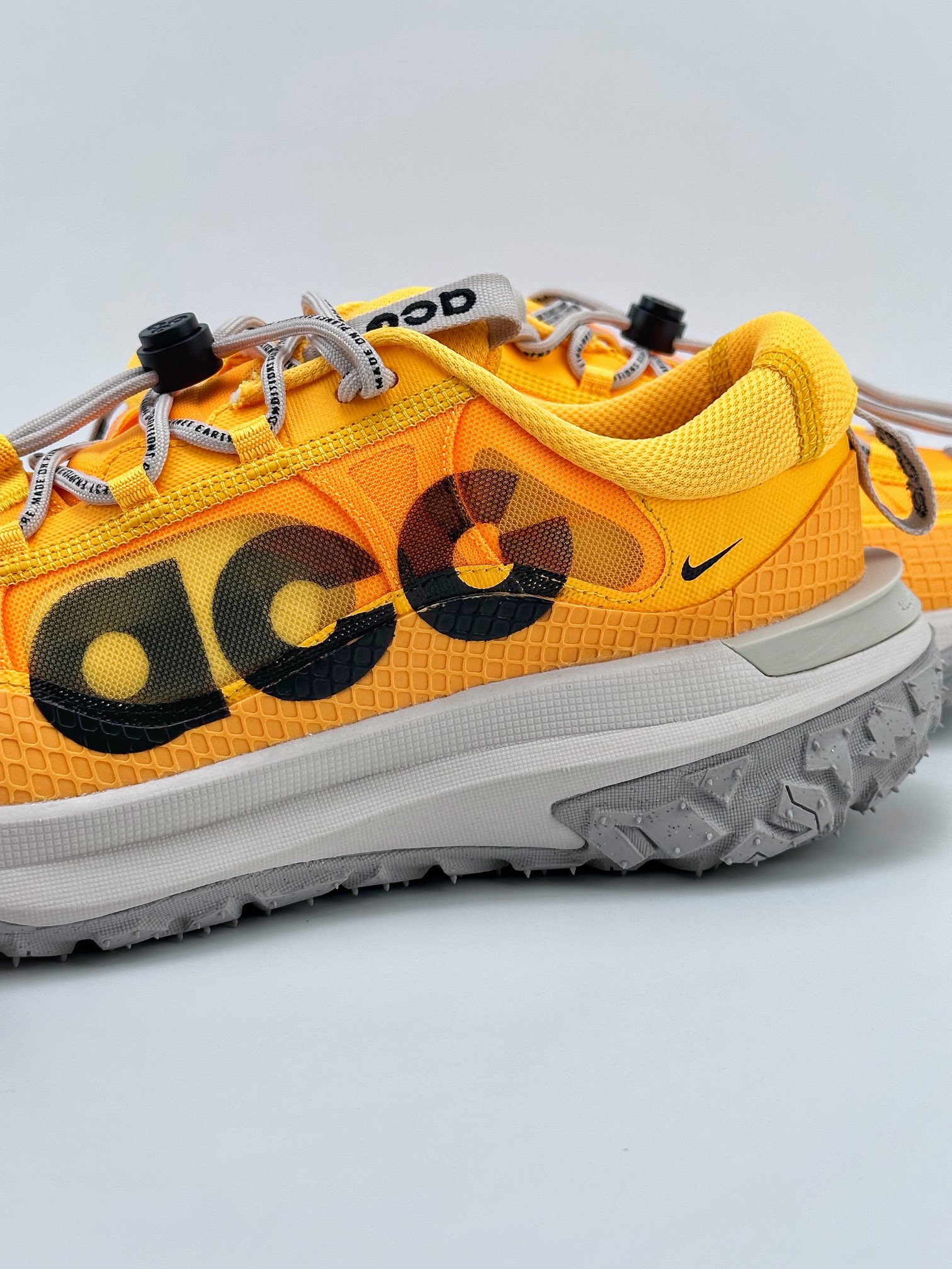 NK ACG MOUNTAIN FLY 2 LOW 外户登山列系越跑低帮休闲动运徒步鞋 DV7903-800