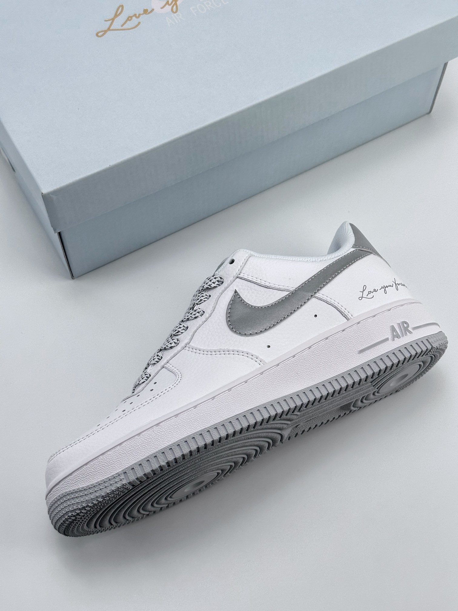 Nike Air Force 1 Low 07 签名白银满天星 LO1718-051