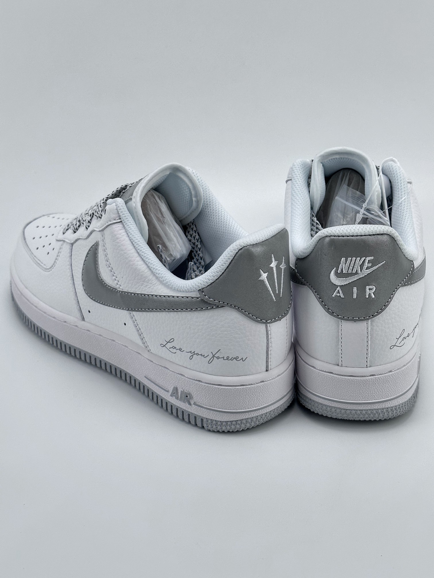 Nike Air Force 1 Low 07 签名白银满天星 LO1718-051