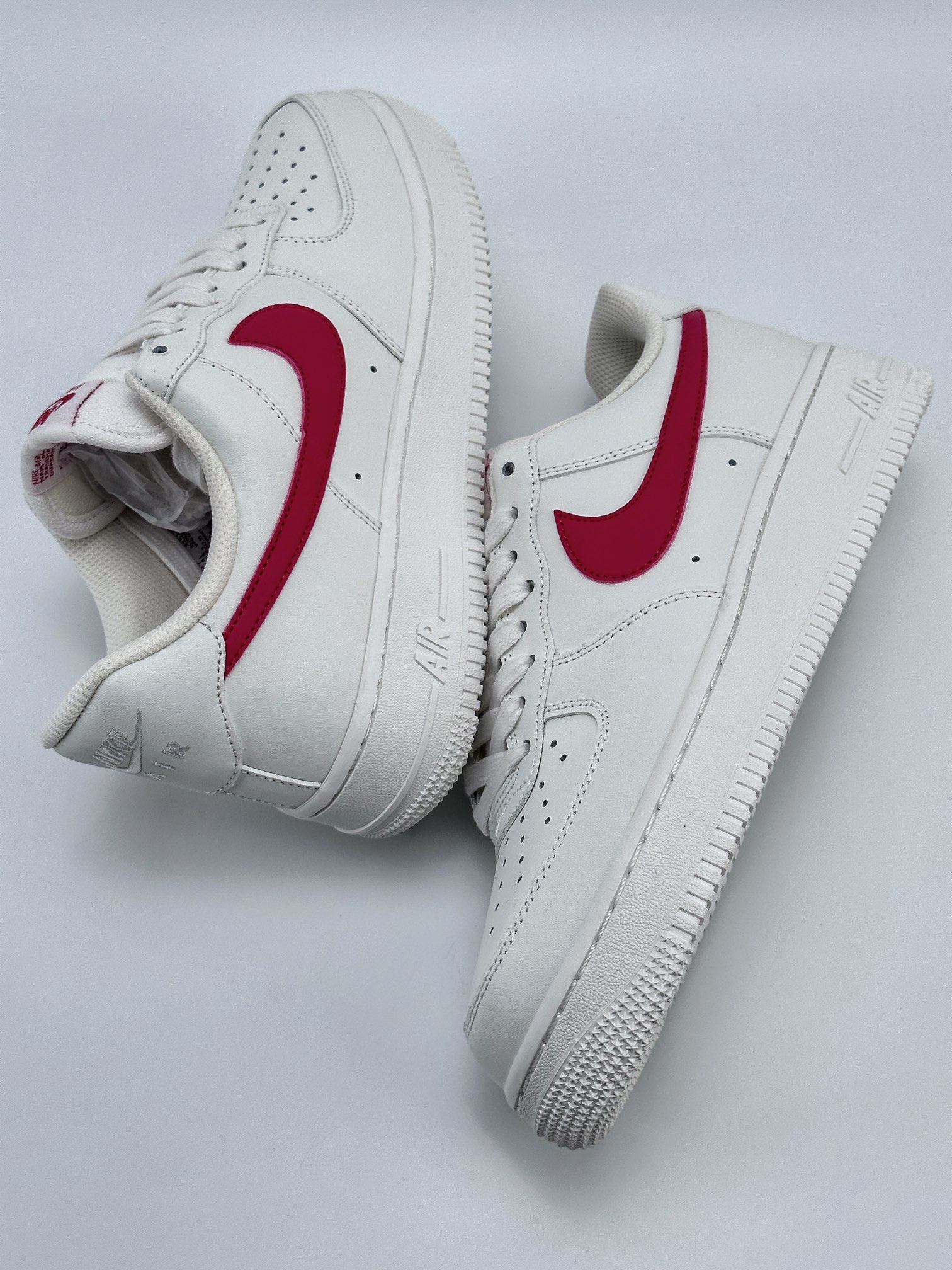 Nike Air Force 1 Low 07 复古奶白红 AO2423-102