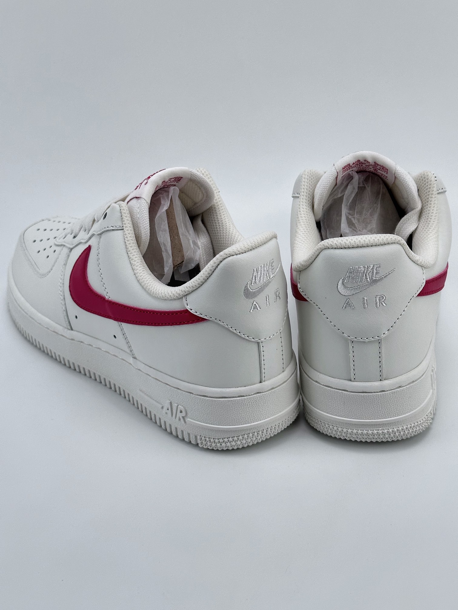 Nike Air Force 1 Low 07 复古奶白红 AO2423-102