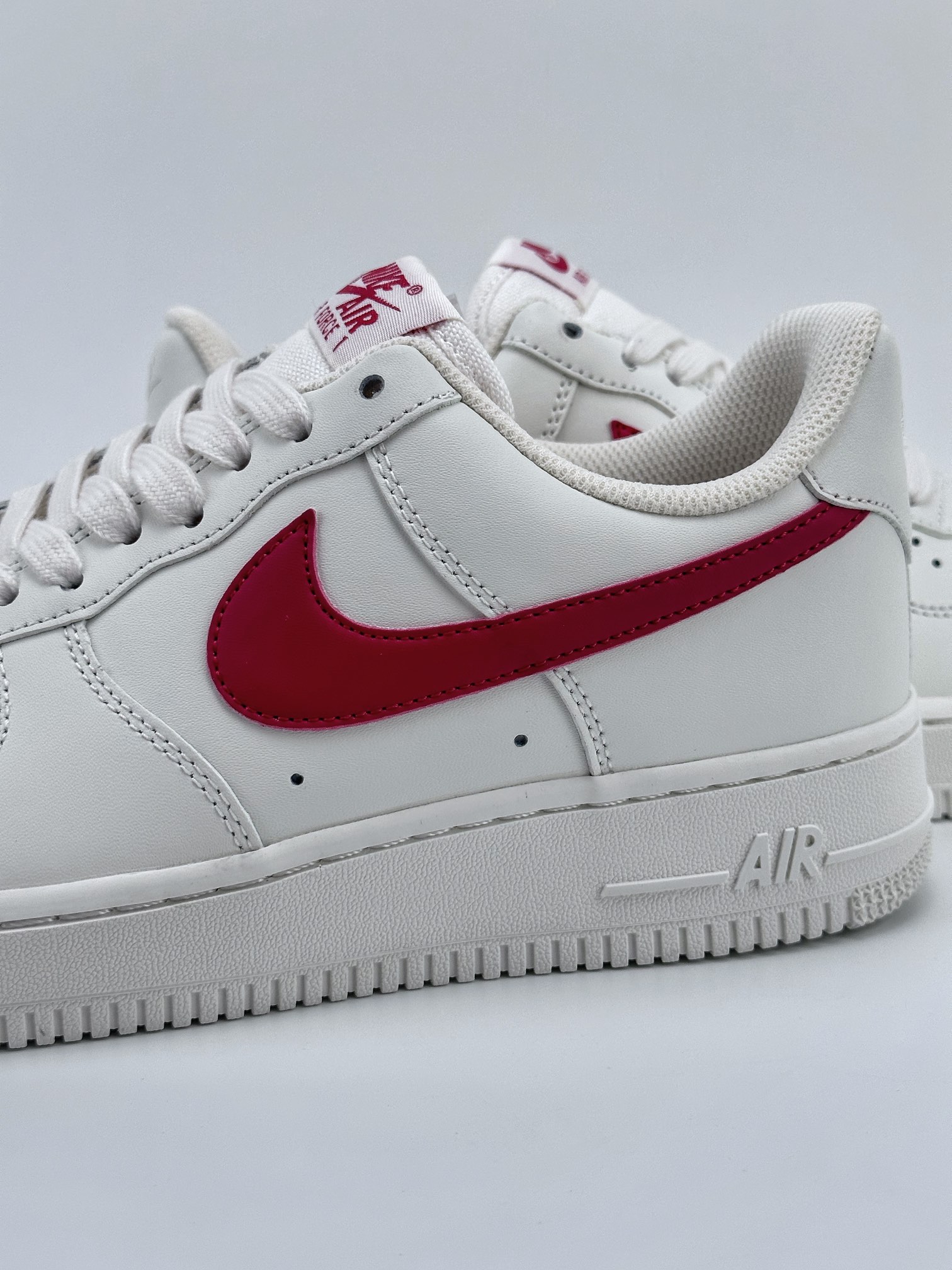 Nike Air Force 1 Low 07 复古奶白红 AO2423-102