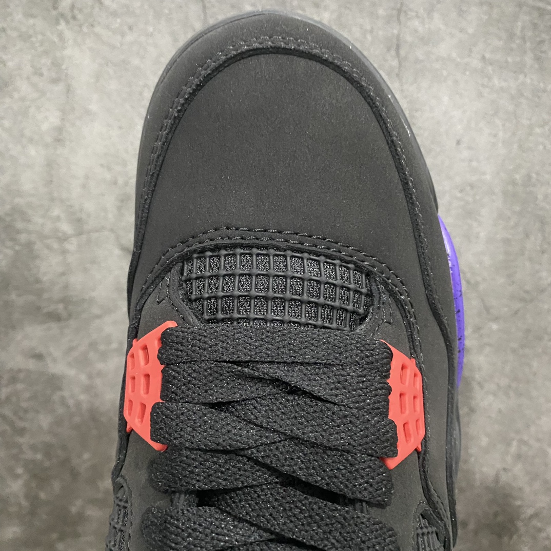 图片[5]-【PB版本】Air Jordan AJ4 NRG Raptors 猛龙黑紫配色 AQ3816-065nn耗时半年巨作 40余配色陆续出货 全套原纸板楦头开发 调试30余版 确保原汁原味完美呈现四代版型 一比一鞋头弧度高度趴度鞋身弧度 此版本只针对中端市场 皮料材质有所更替 其他数据细节工艺流程均保持公司一致 细节品控鞋型随意秒杀市面3XX 4XX 原厂TPU网格鞋带扣 正确内里网布 菱角分明不变形无多余毛边 柔软性质感一致于原鞋 原厂织唛标 原厂飞人电绣工艺 独家绑鞋带手法 印刷中底布 四线拉帮 米色美纹纸贴合固定 进口港宝加持 后跟自然饱满 全鞋荧光划线卡点 追求极致完美 每一双都是工艺品 多重QC质检 超越公司货的品控标准 实实在在的免检产品 尺码：40 40.5 41 42 42.5 43 44 44.5 45 46 47.5-莆田鞋批发中心