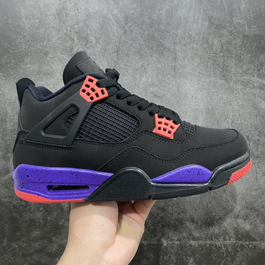 【PB版本】Air Jordan AJ4 NRG Raptors 猛龙黑紫配色 AQ3816-065nn耗时半年巨作 40余配色陆续出货 全套原纸板楦头开发 调试30余版 确保原汁原味完美呈现四代版型 一比一鞋头弧度高度趴度鞋身弧度 此版本只针对中端市场 皮料材质有所更替 其他数据细节工艺流程均保持公司一致 细节品控鞋型随意秒杀市面3XX 4XX 原厂TPU网格鞋带扣 正确内里网布 菱角分明不变形无多余毛边 柔软性质感一致于原鞋 原厂织唛标 原厂飞人电绣工艺 独家绑鞋带手法 印刷中底布 四线拉帮 米色美纹纸贴合固定 进口港宝加持 后跟自然饱满 全鞋荧光划线卡点 追求极致完美 每一双都是工艺品 多重QC质检 超越公司货的品控标准 实实在在的免检产品 尺码：40 40.5 41 42 42.5 43 44 44.5 45 46 47.5-莆田鞋批发中心