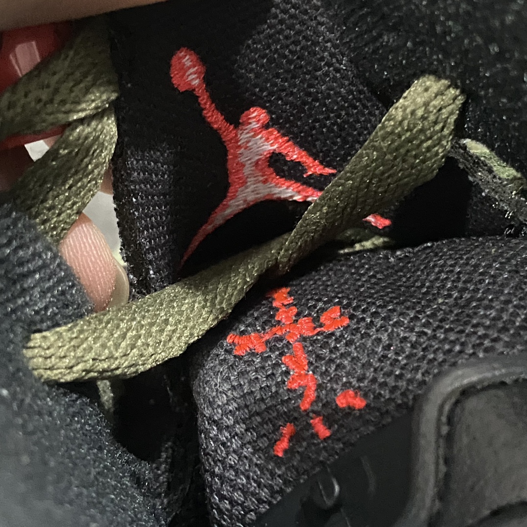 图片[6]-【OG纯原】Travis Scott x Air Jordan 6 AJ6 TS复古文化篮球鞋“军绿夜光鬼脸” CN1084-200nAJ6军绿口袋 顶级细节多双原鞋拆解开发 进口麂皮皮料立体公整口袋 原厂后跟刺绣 饱满粗细同步 区分市面过细刺绣 原厂锁扣配件按压回弹声音清脆 原厂定型 后跟完美效果 无各种添加操作 全新正确细节 正确3M反光夜光大底  尺码：40 40.5 41 42 42.5 43 44 44.5 45 46 47.5-莆田鞋批发中心