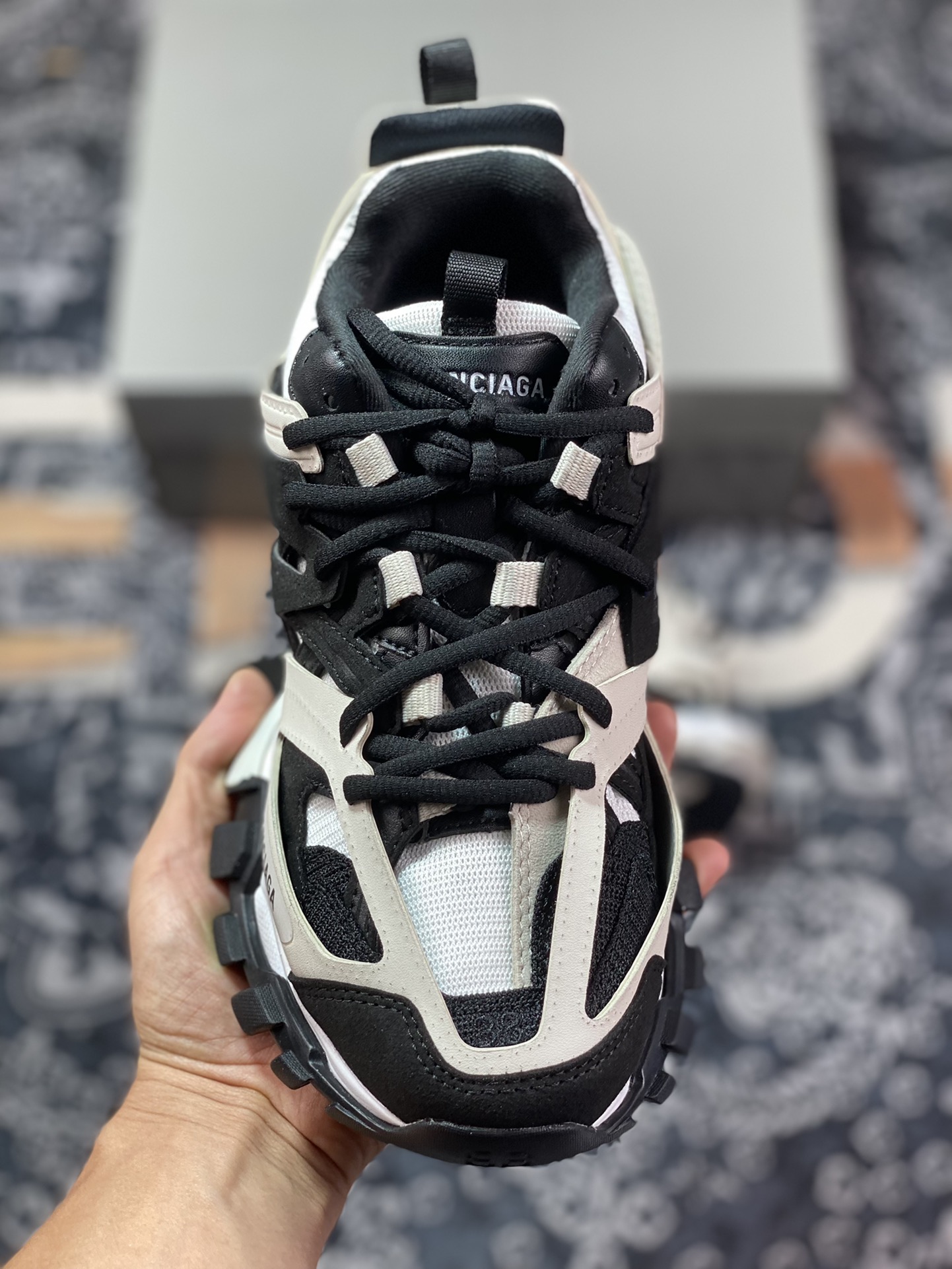 480 巴黎世家BALENCIAGA Track Trainers 3.0代复古野跑姥爹慢跑鞋“黑白浅沙灰”542436 W3SU5 9791