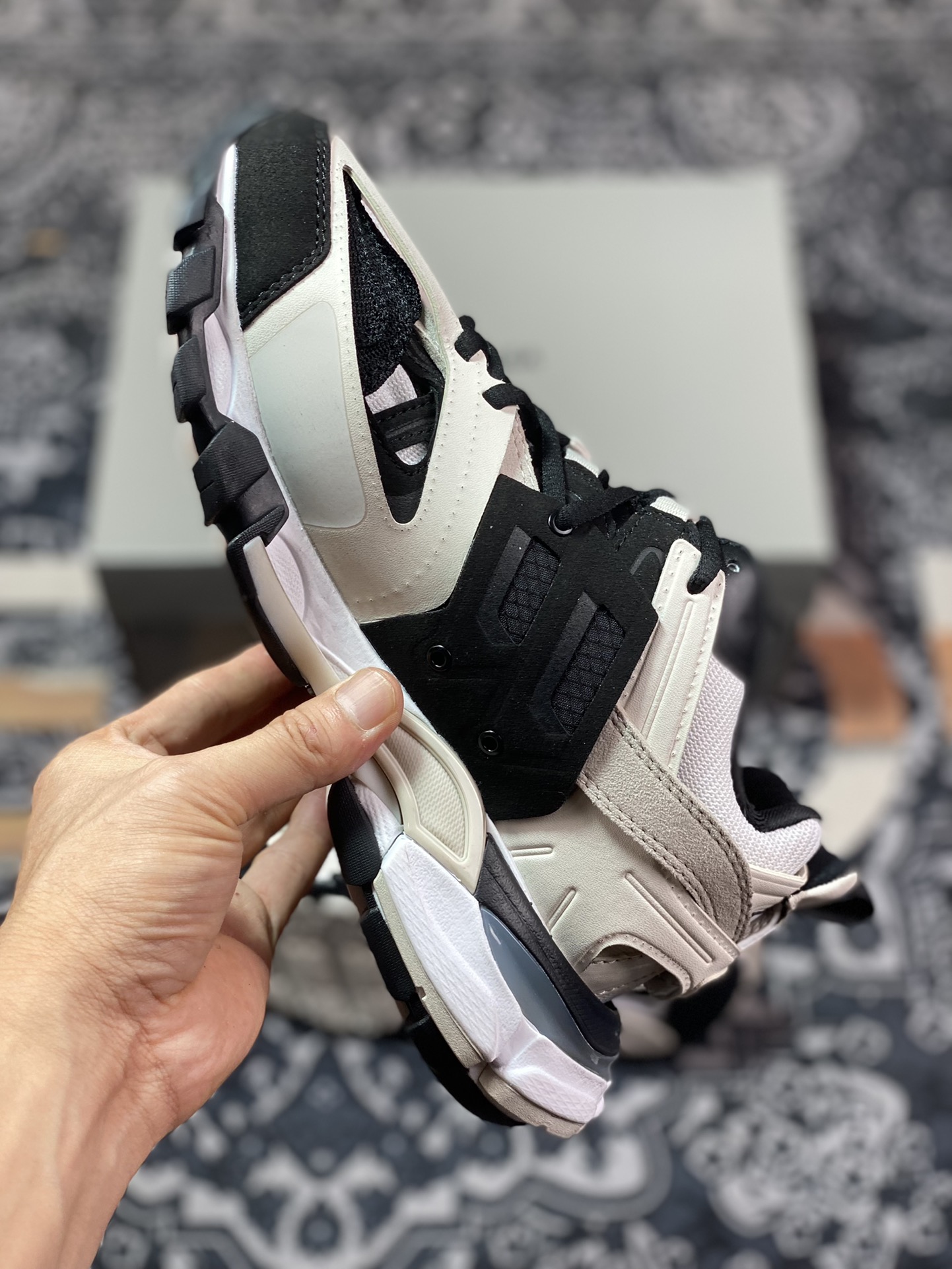 Balenciaga Track Trainers 3.0 Retro Wild Running Grandpa Jogging Shoes ”Black and White Light Sand Gray” 542436 W3SU5 9791