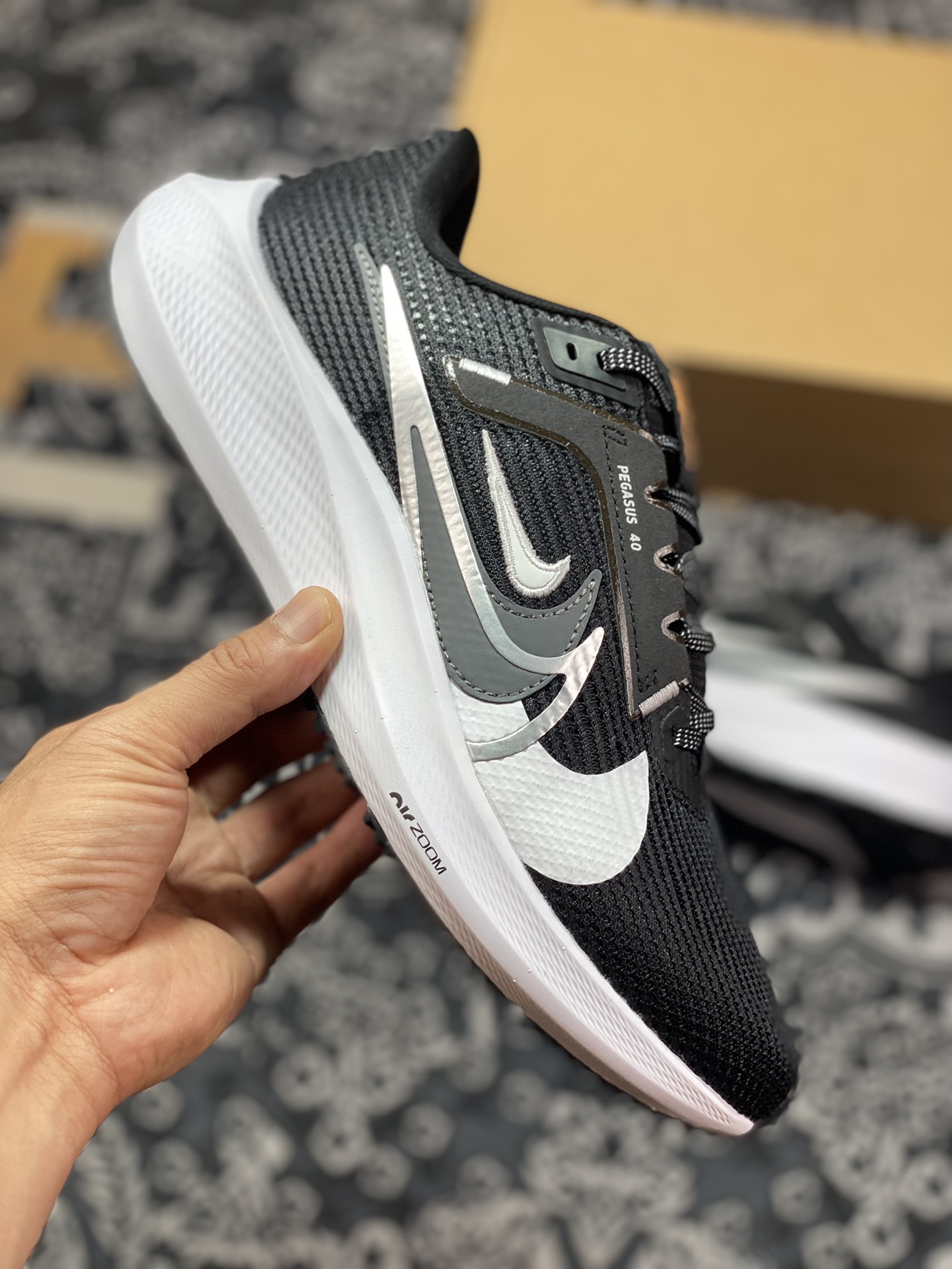 Air Zoom Pegasus 40 Black and White FB7179-001