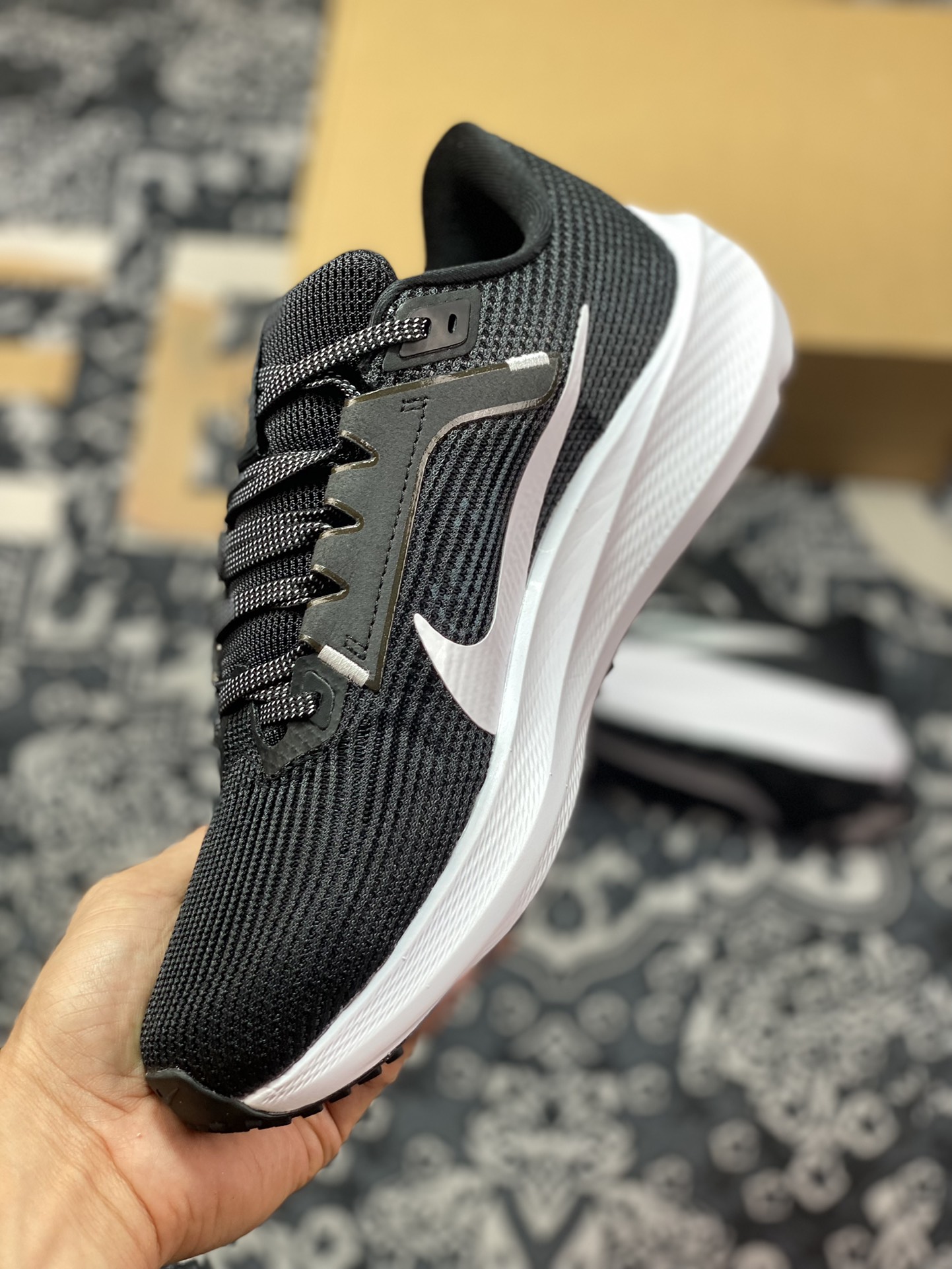 Air Zoom Pegasus 40 Black and White FB7179-001