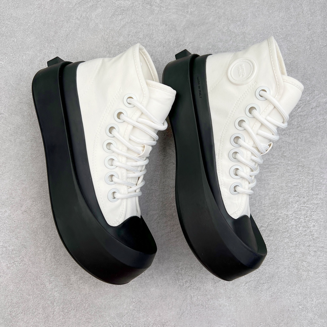 图片[3]-Bottega Veneta Jumbo BV葆蝶家2023最新款大头鞋帆布鞋情侣款 鞋面原版尼龙帆布 值得一提的是鞋底花费一个月开模反复测试过的丝膜大底做到几乎完美 TPU大底+水台 全新𝐙𝐏一致全套包装 Size 35 36 37 38 39 40 41 42 43 44 45-选品中心