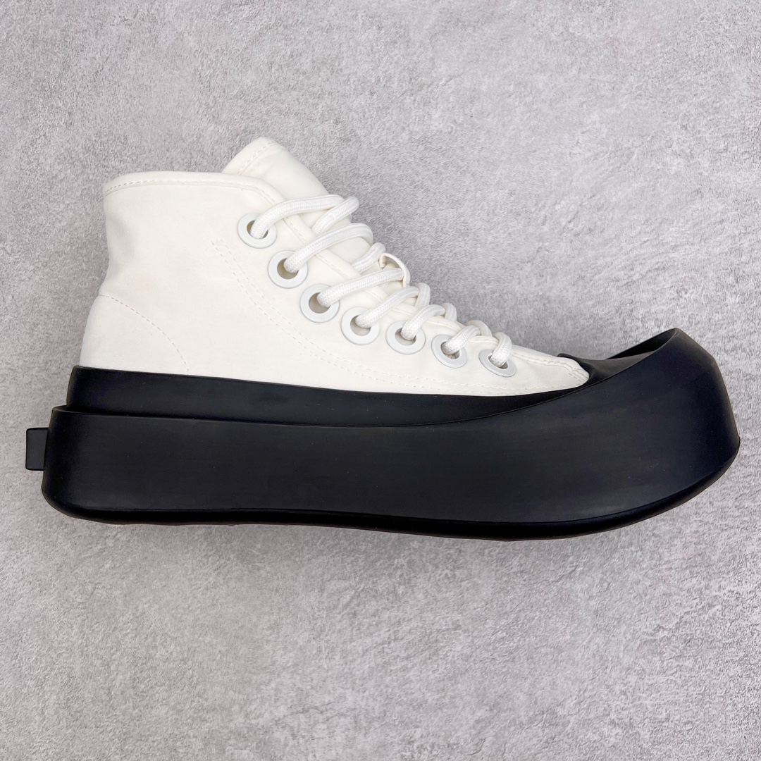 Bottega Veneta Jumbo BV葆蝶家2023最新款大头鞋帆布鞋情侣款 鞋面原版尼龙帆布 值得一提的是鞋底花费一个月开模反复测试过的丝膜大底做到几乎完美 TPU大底+水台 全新𝐙𝐏一致全套包装 Size 35 36 37 38 39 40 41 42 43 44 45-选品中心