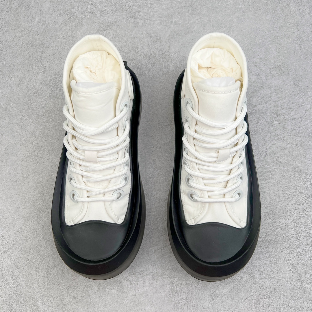 图片[2]-Bottega Veneta Jumbo BV葆蝶家2023最新款大头鞋帆布鞋情侣款 鞋面原版尼龙帆布 值得一提的是鞋底花费一个月开模反复测试过的丝膜大底做到几乎完美 TPU大底+水台 全新𝐙𝐏一致全套包装 Size 35 36 37 38 39 40 41 42 43 44 45-选品中心