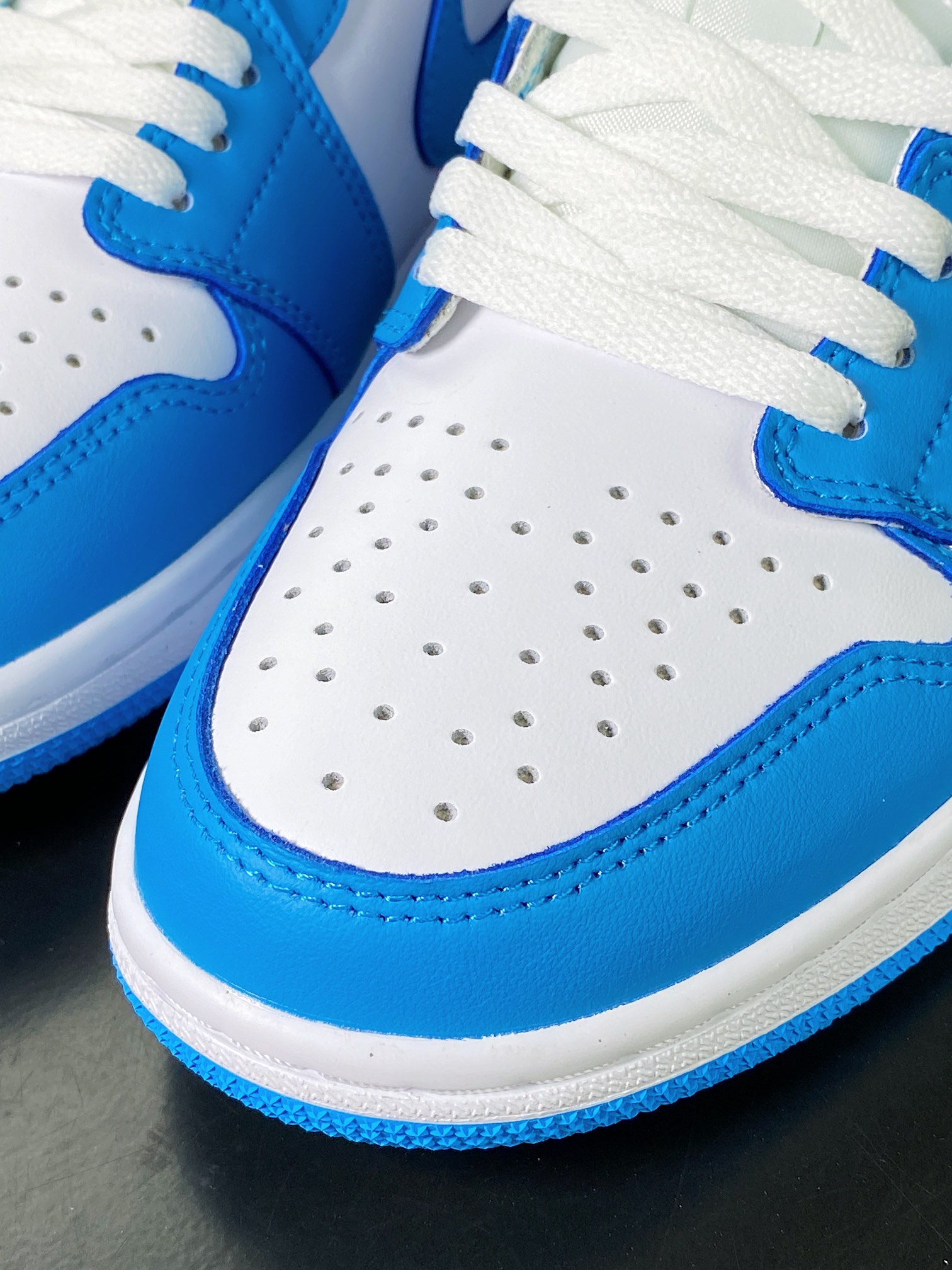 Eric Koston x Dunk SB x Air Jordan 1 Low ”Carolina Blue” SB mixed AJ1 Jordan first generation basketball shoes ”North Carolina Blue and White Low Top” CJ7891-401