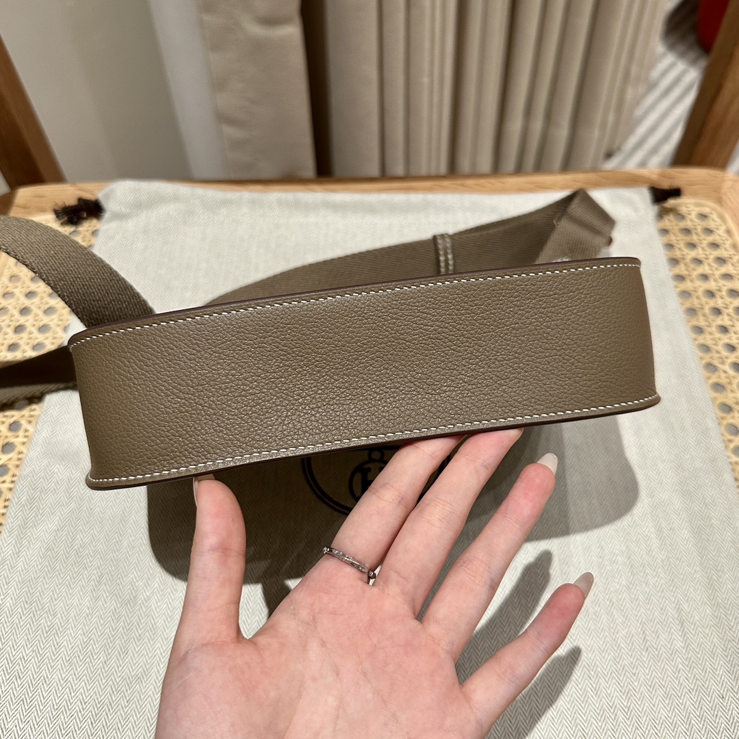 Handmade Mini Jypsiere Bag in Etoupe Evecolor Calfskin with Silver Hardware 5 i1692254390 6618 4