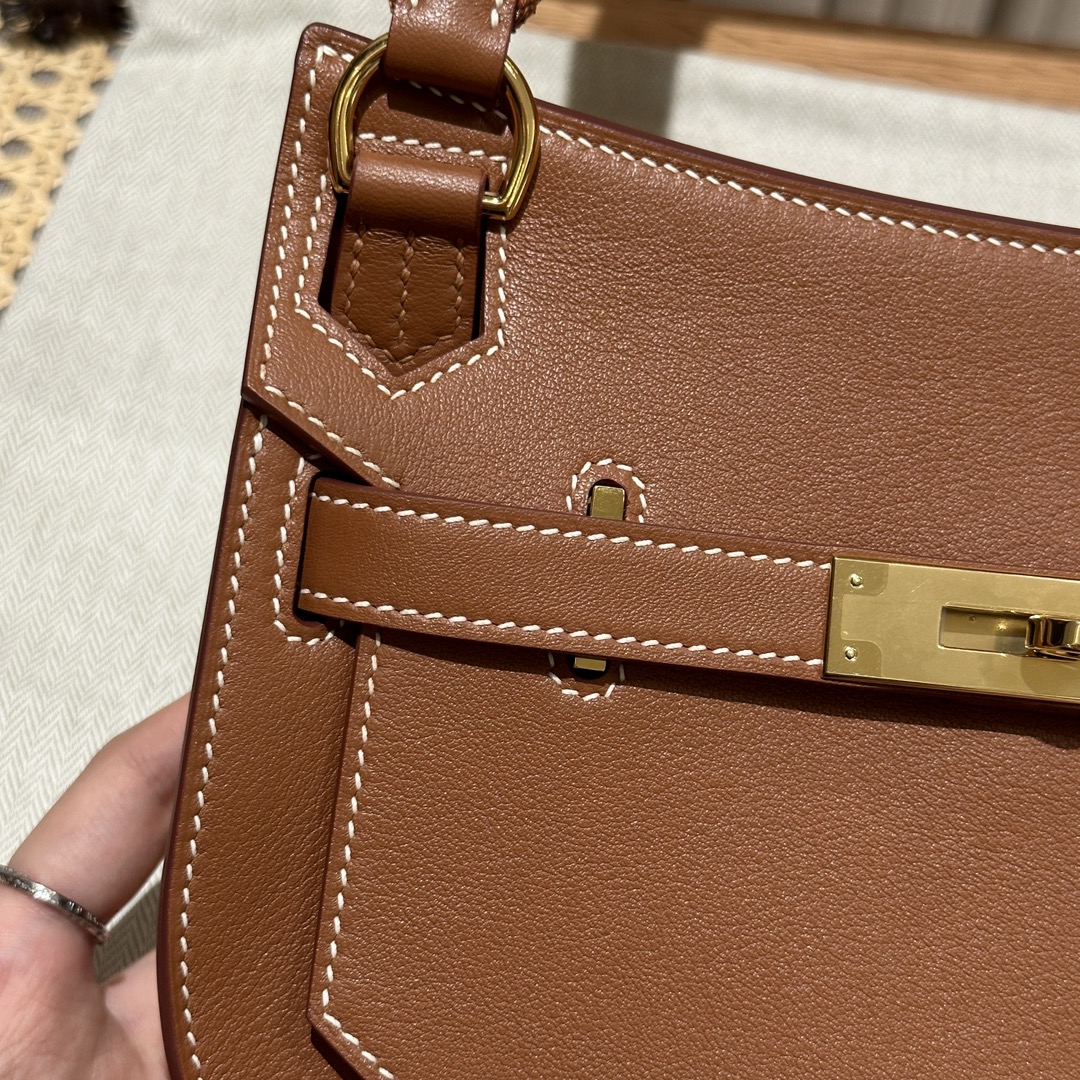 Mini Jypsiere Gold Swift Leather Bag with Gold Hardware and Hand Stitching 5 i1692254537 3327 3