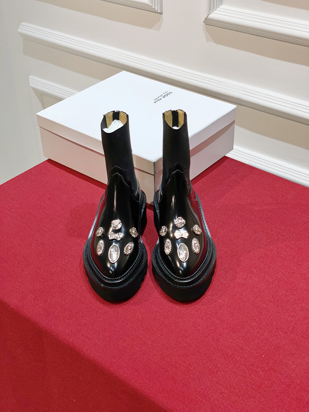2023 Autumn/Winter Fashion: Toga Pulla Chelsea Collection and Shoe Details - 图片 3