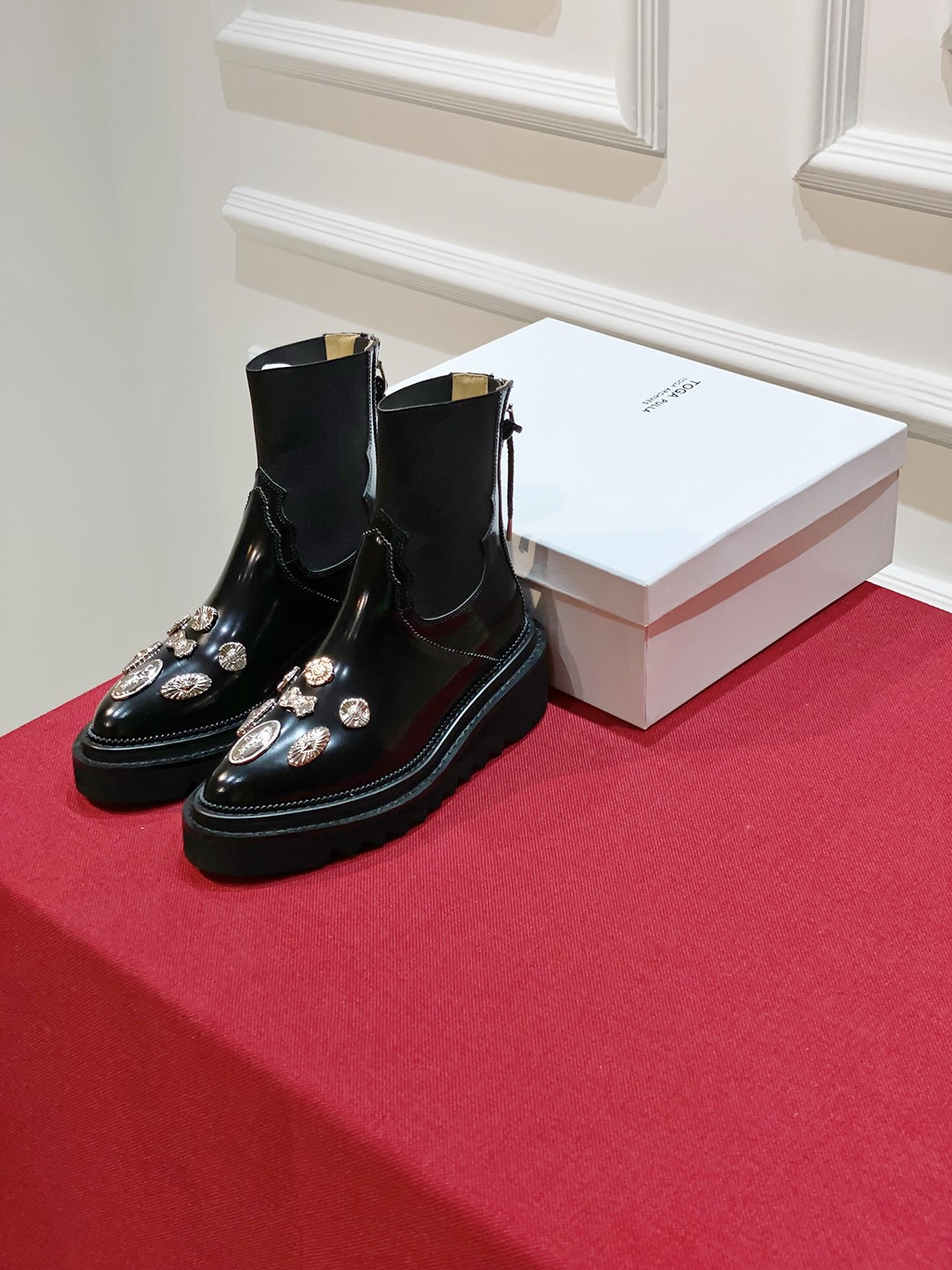 2023 Autumn/Winter Fashion: Toga Pulla Chelsea Collection and Shoe Details - 图片 2