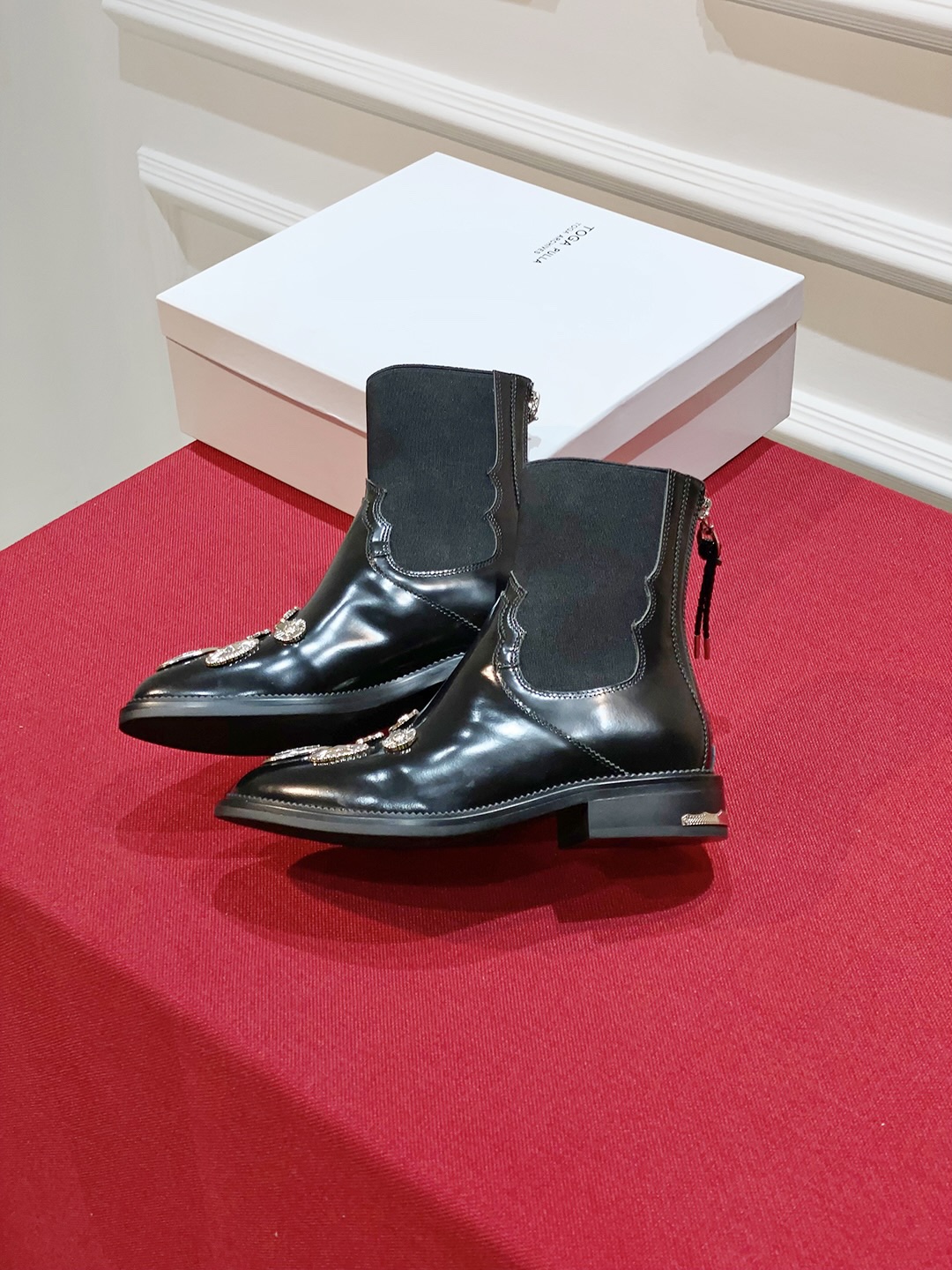 2023 Fall/Winter Toga Pulla Chelsea Badge Boots: Stylish and Comfortable Essentials - 图片 4